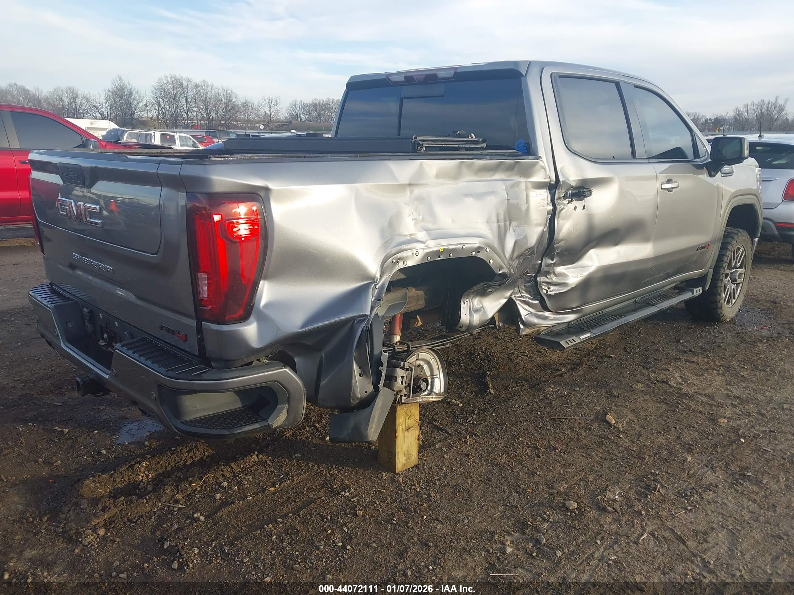 GMC SIERRA image 4