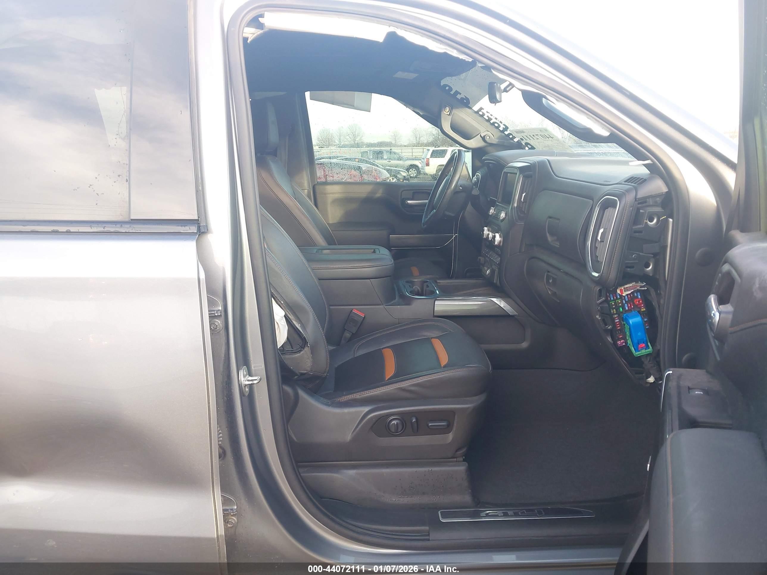 GMC SIERRA image 5