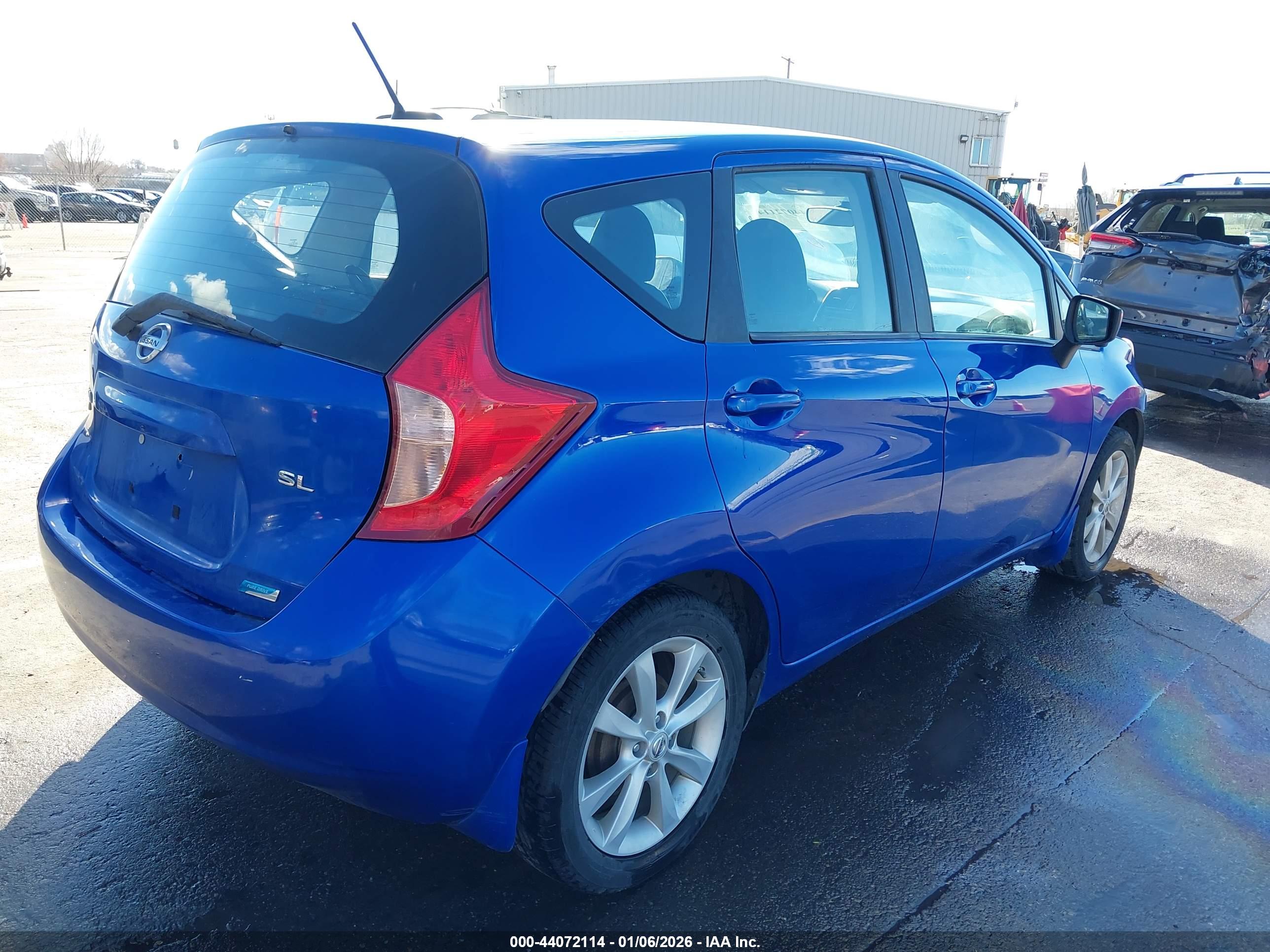 NISSAN VERSA image 4