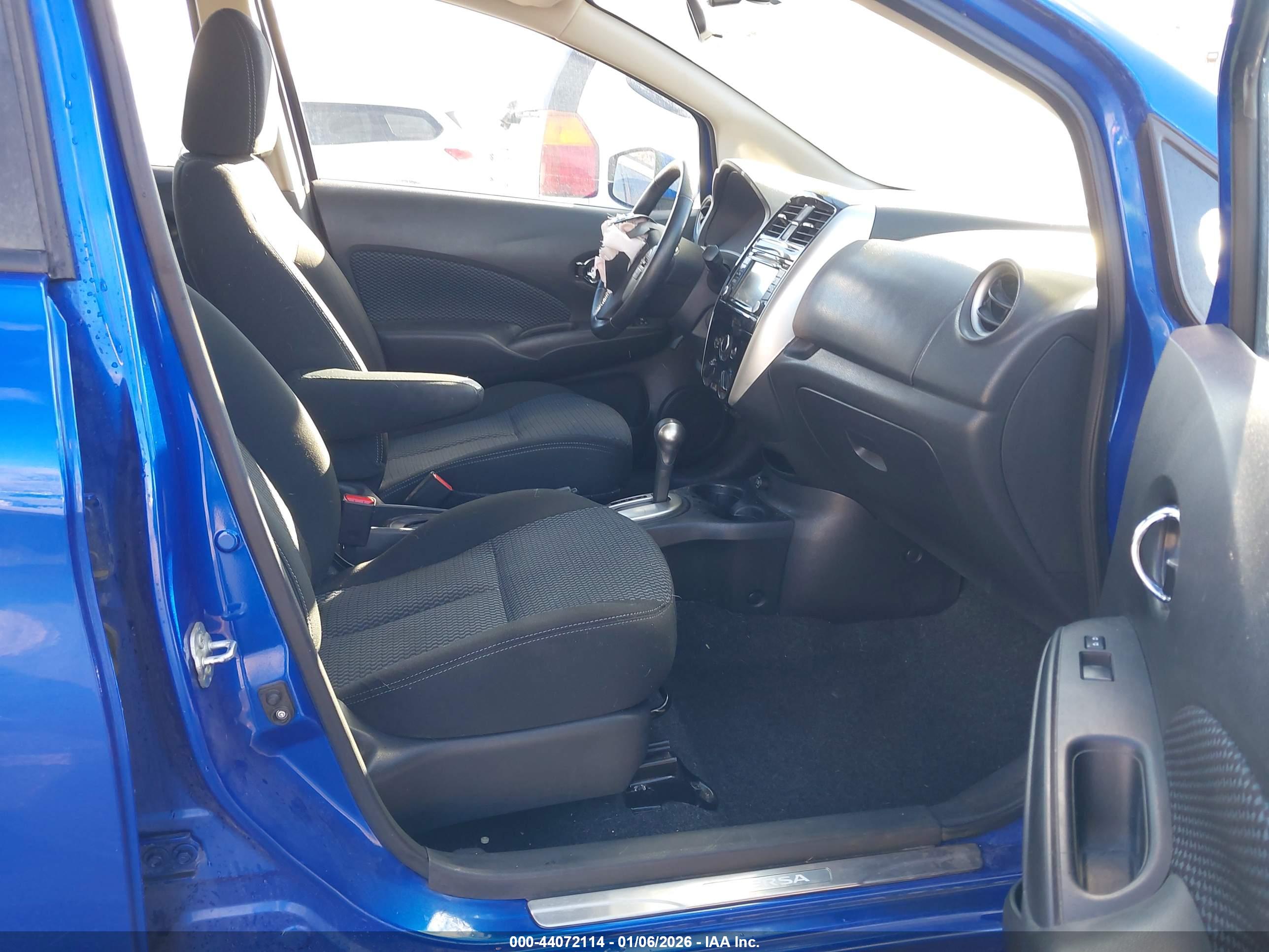 NISSAN VERSA image 5