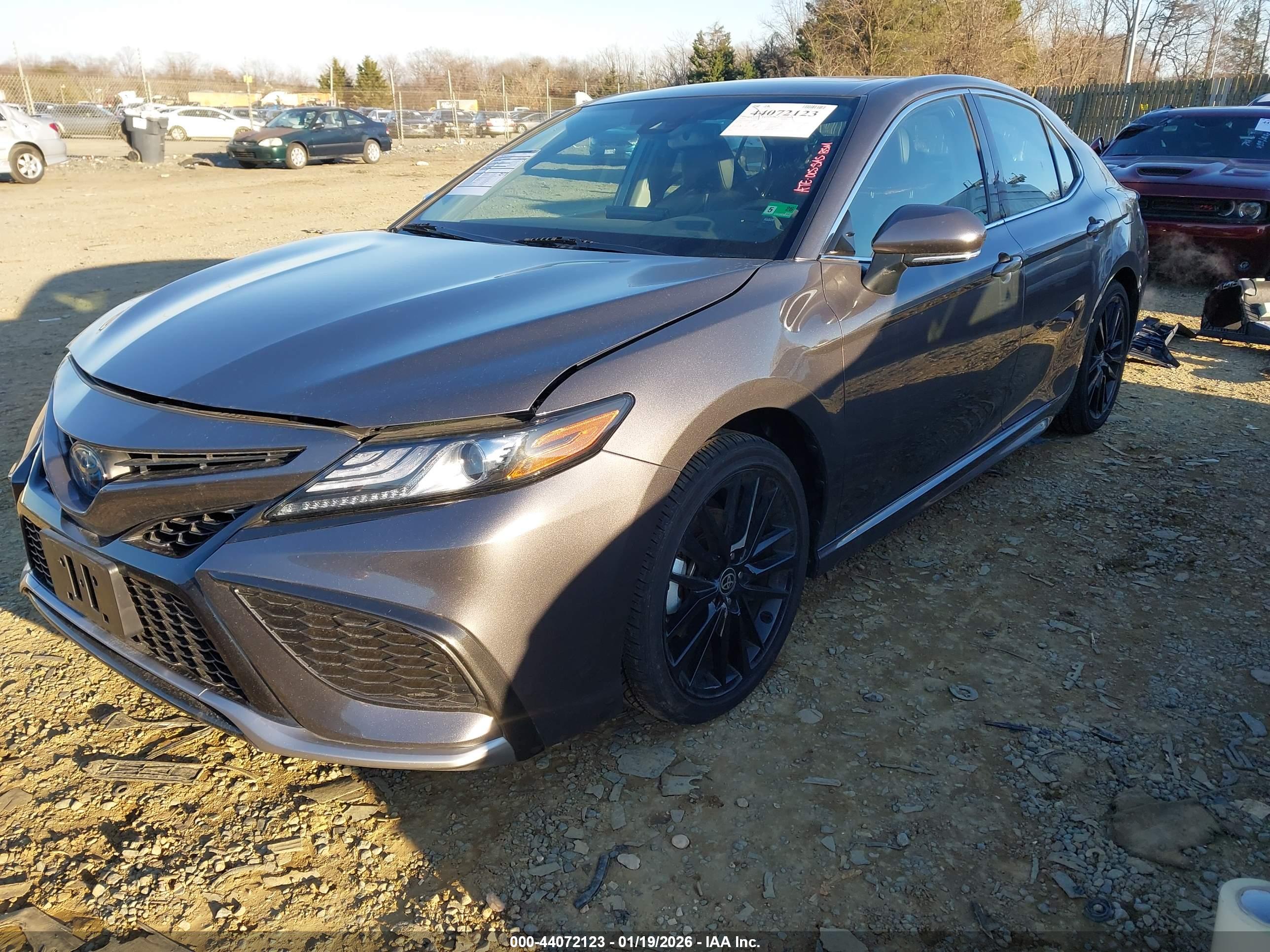 TOYOTA CAMRY image 2
