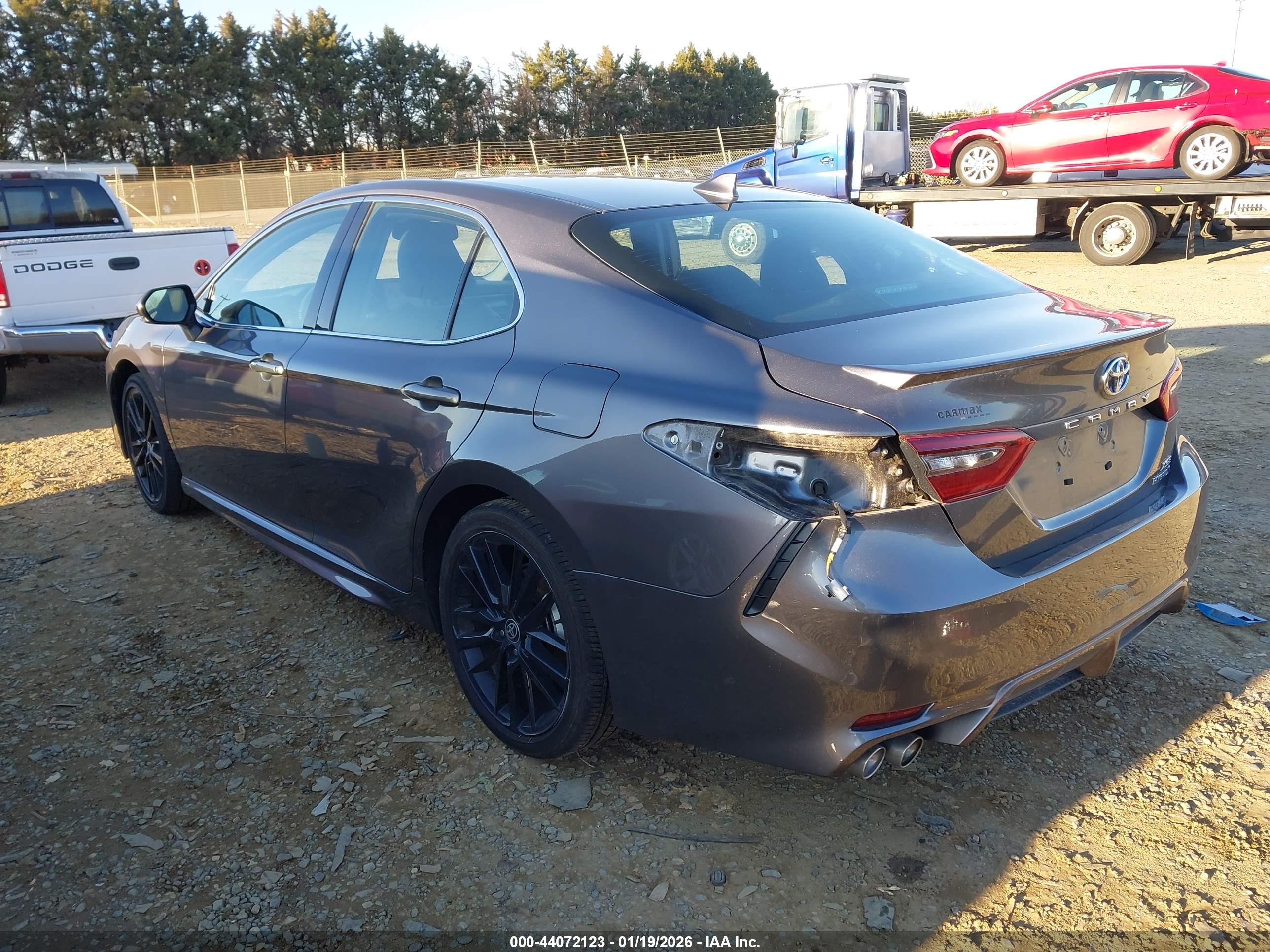 TOYOTA CAMRY image 3