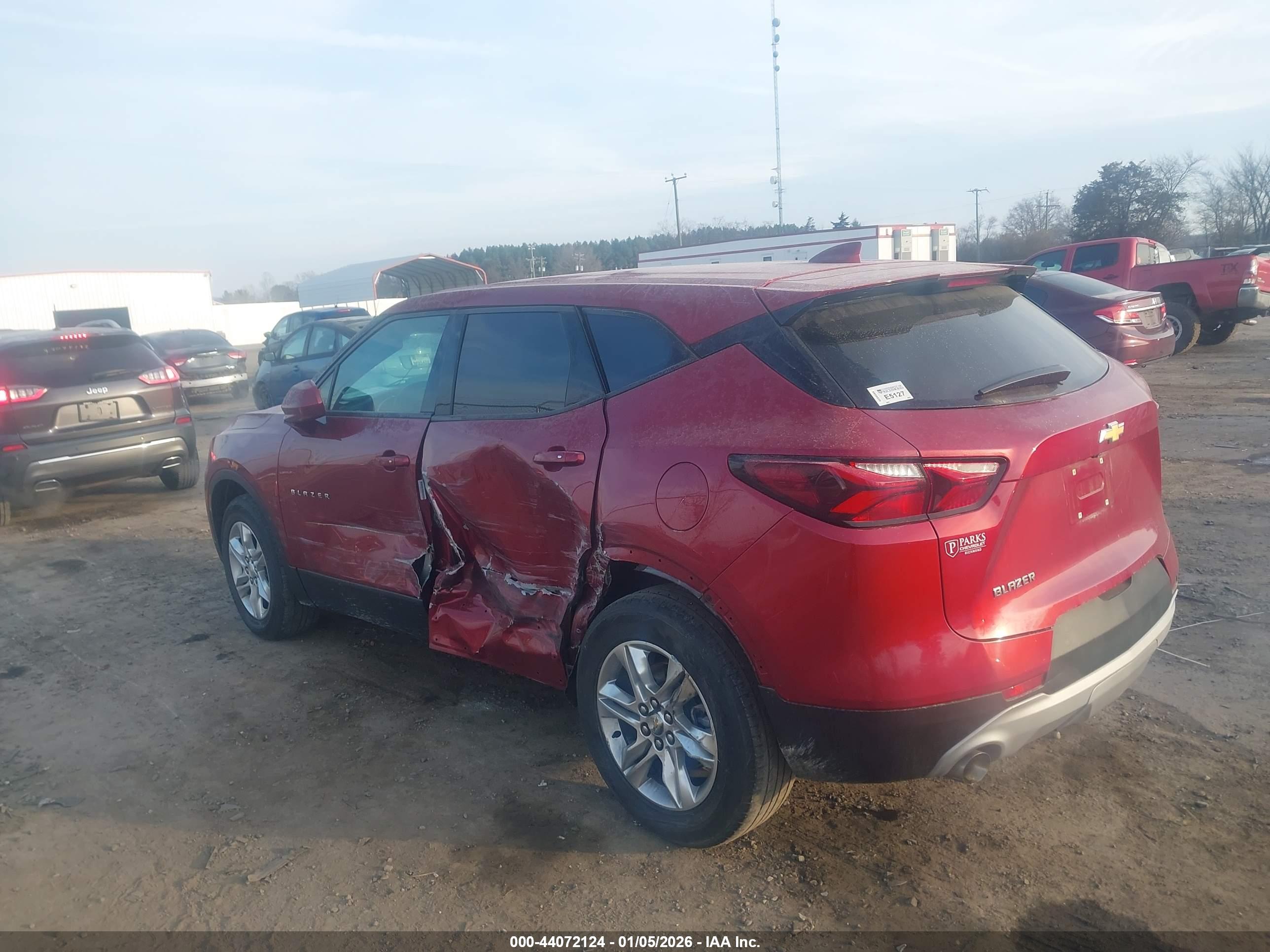 CHEVROLET BLAZER image 3