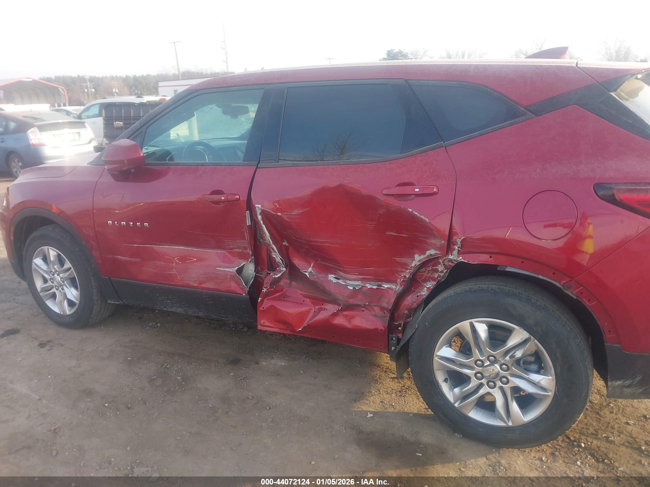 CHEVROLET BLAZER image 6