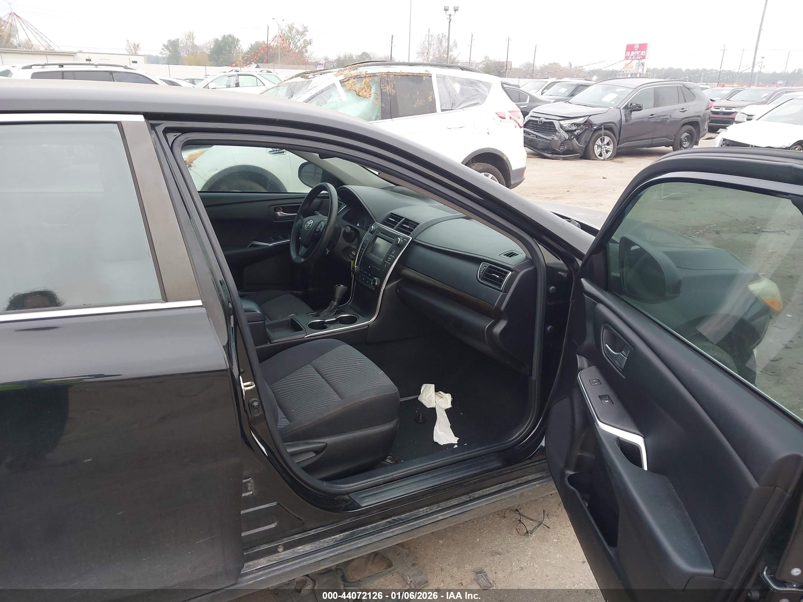 TOYOTA CAMRY image 5