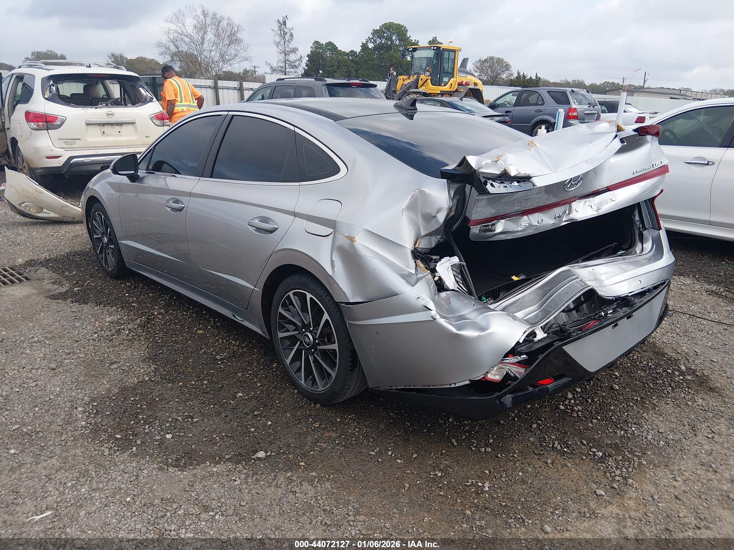 HYUNDAI SONATA image 3