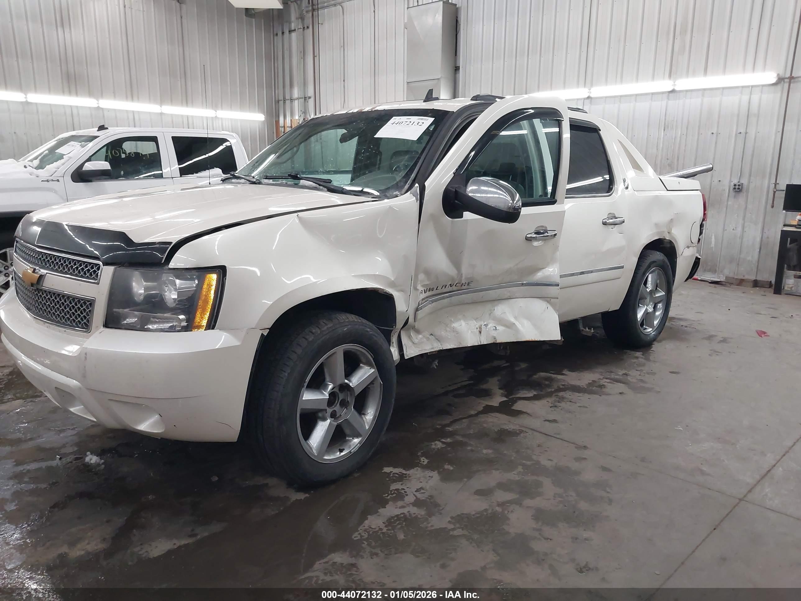 CHEVROLET AVALANCHE image 2