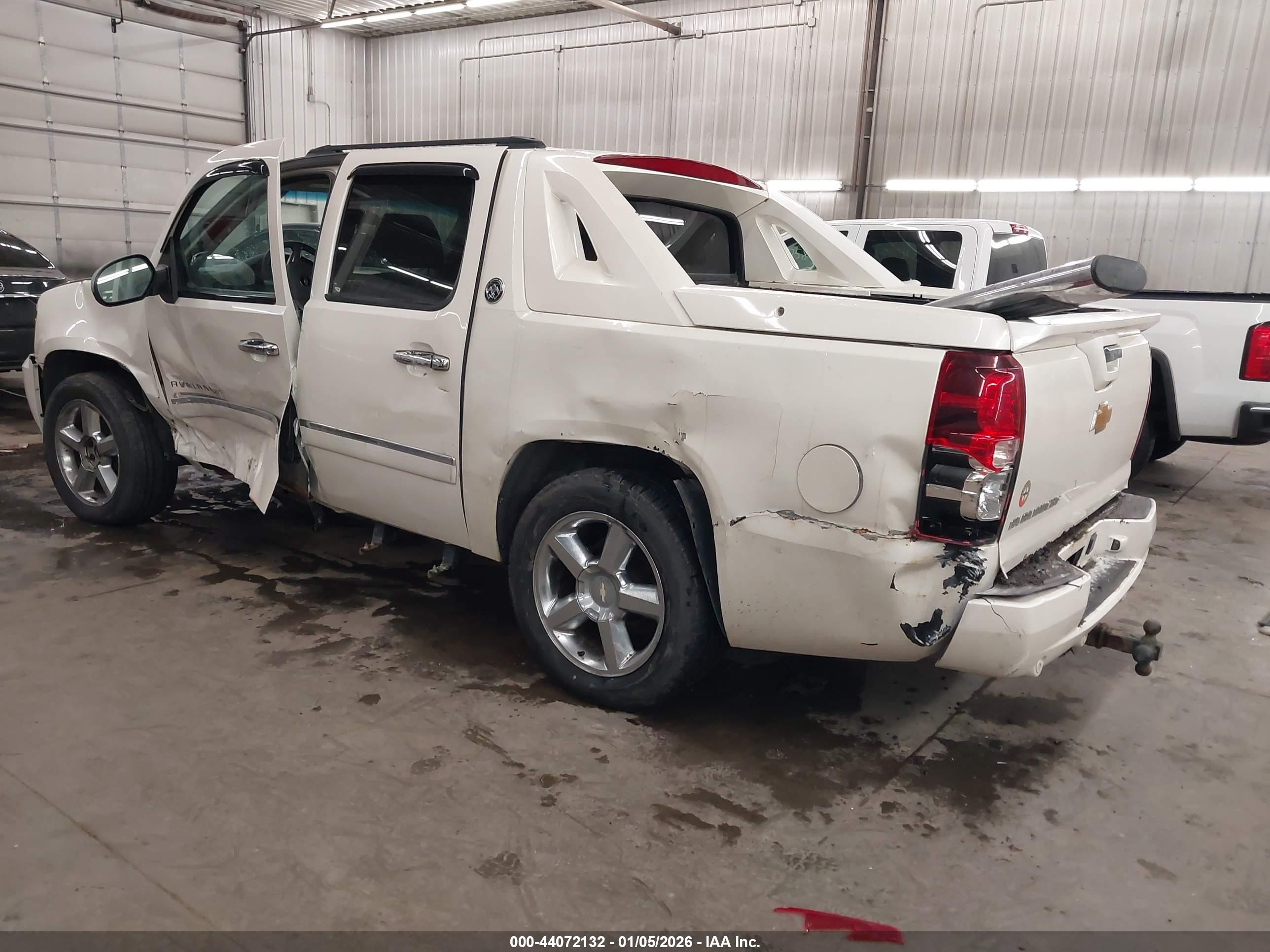 CHEVROLET AVALANCHE image 3