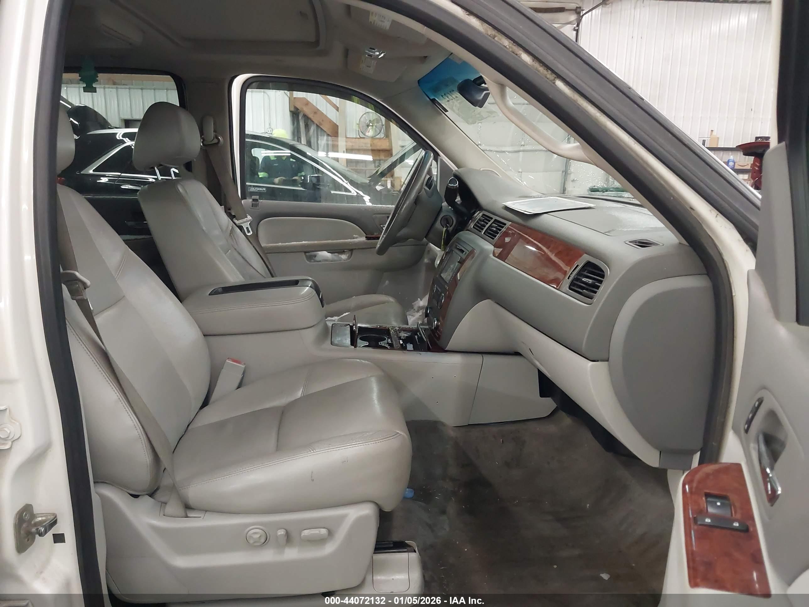 CHEVROLET AVALANCHE image 5