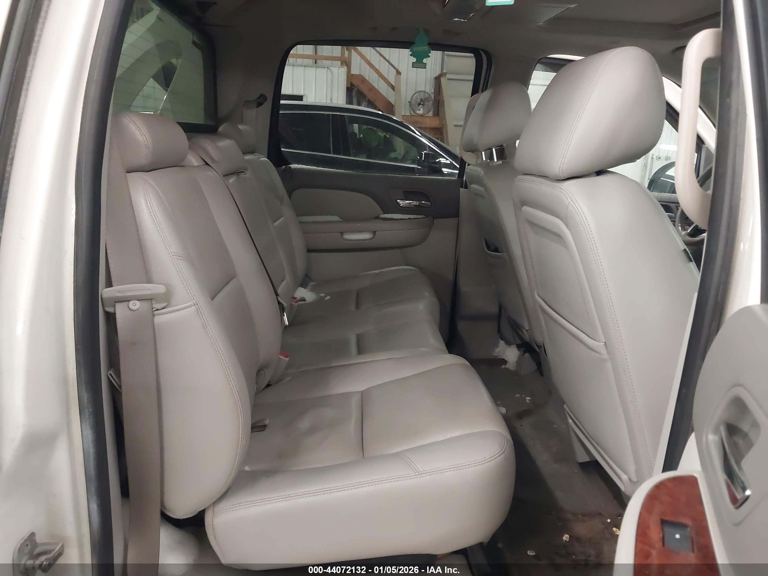 CHEVROLET AVALANCHE image 8
