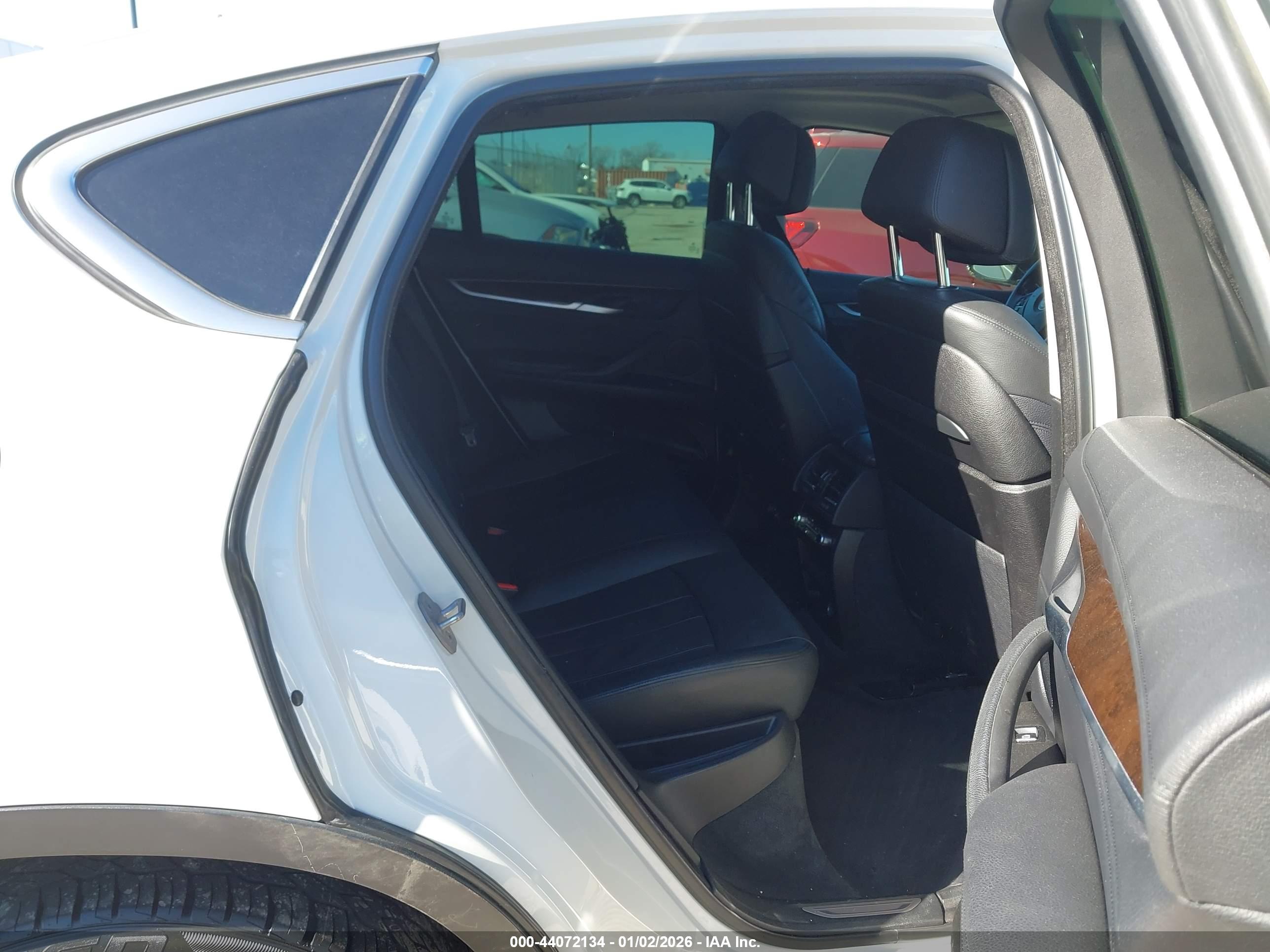 BMW X6 image 8