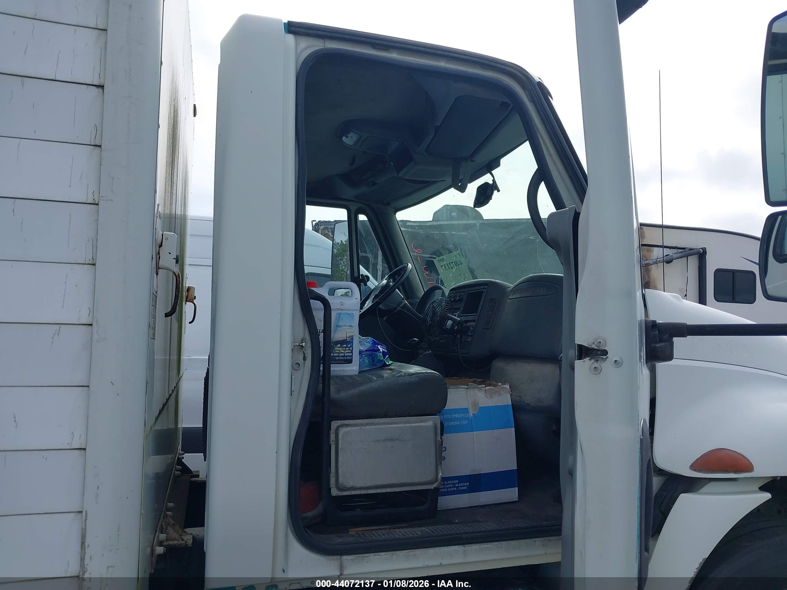 INTERNATIONAL 4000 image 7