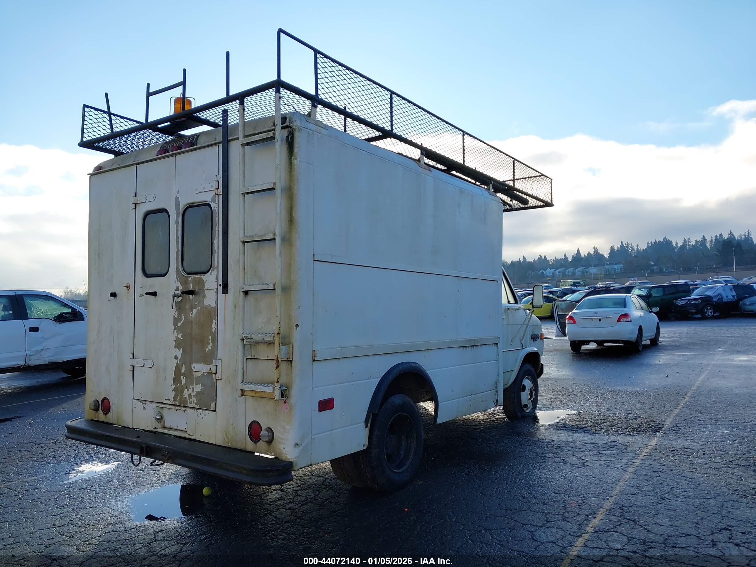 CHEVROLET G30 image 4