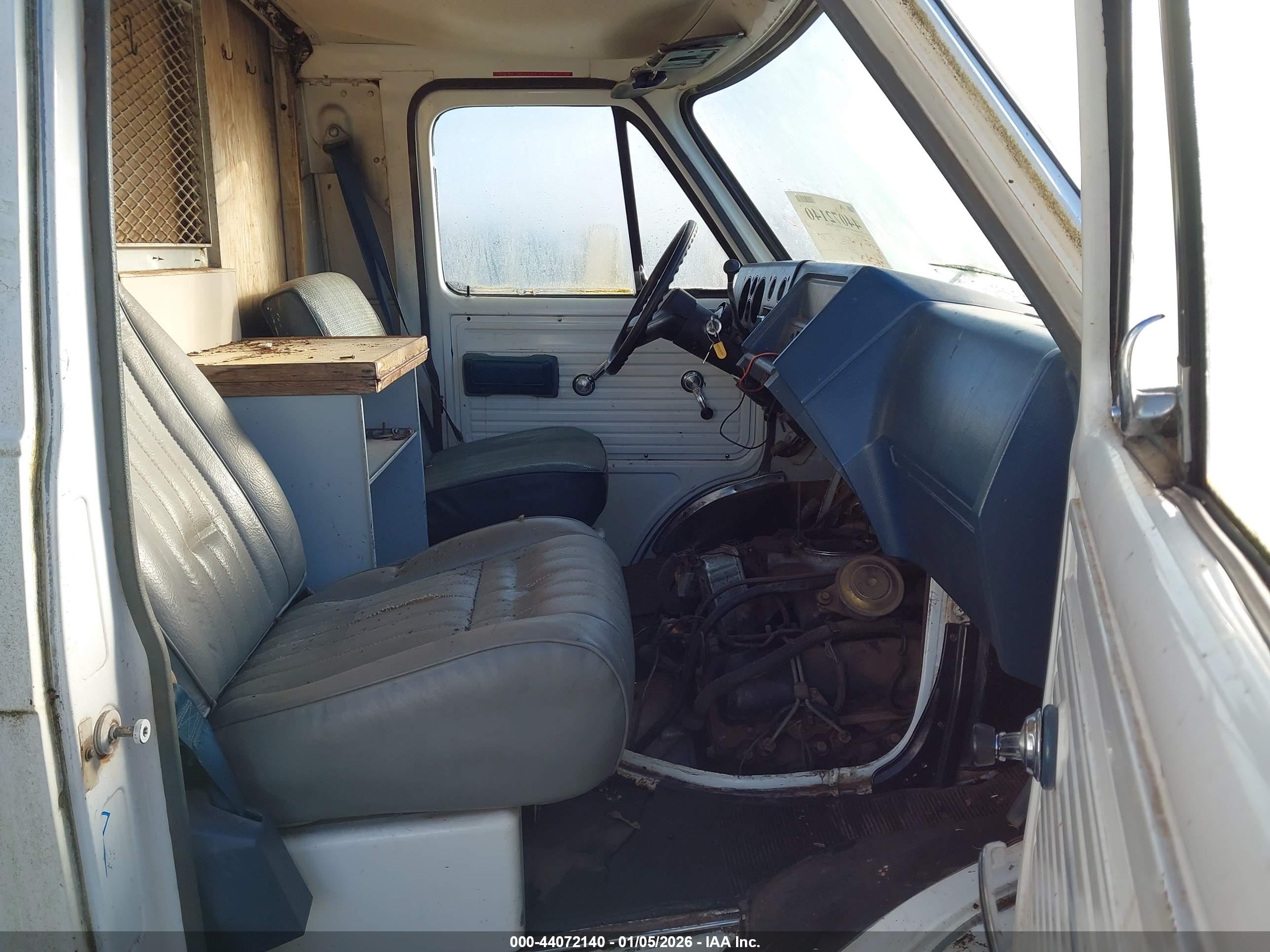 CHEVROLET G30 image 8
