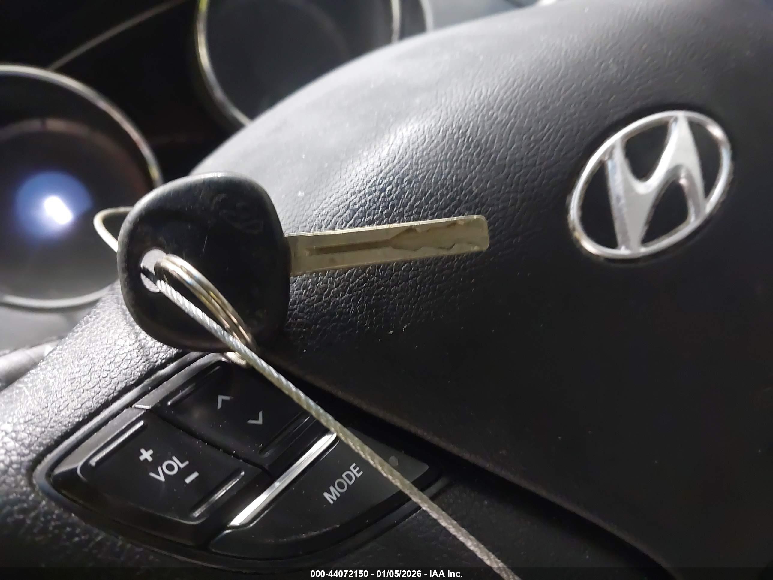 HYUNDAI SONATA image 11