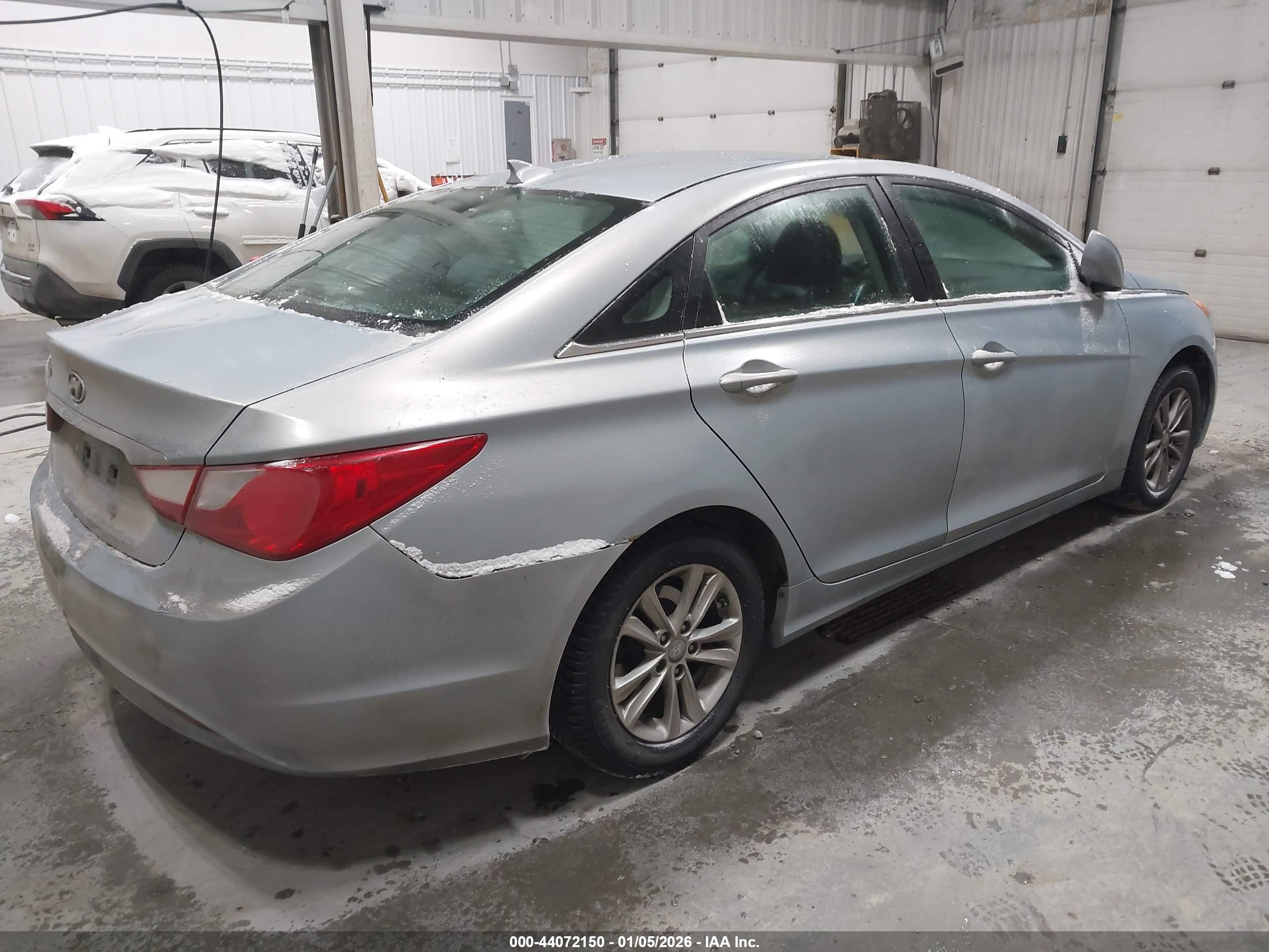 HYUNDAI SONATA image 4