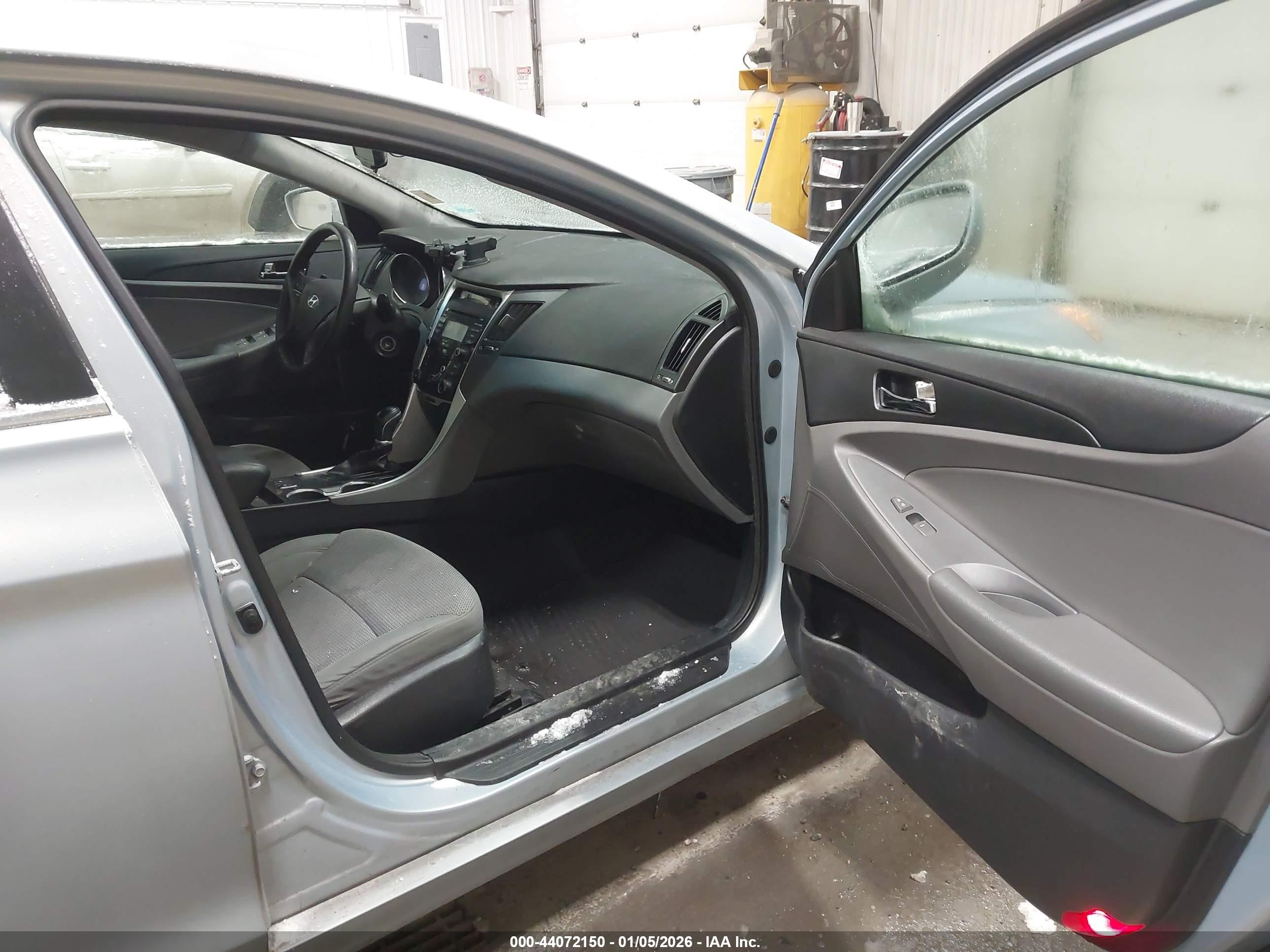 HYUNDAI SONATA image 5