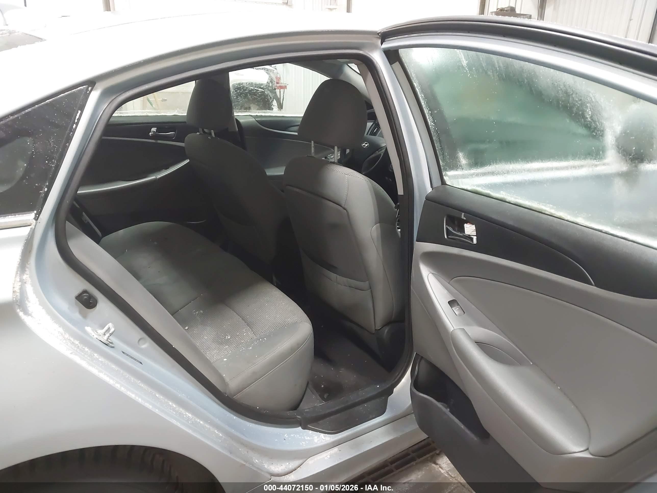 HYUNDAI SONATA image 8