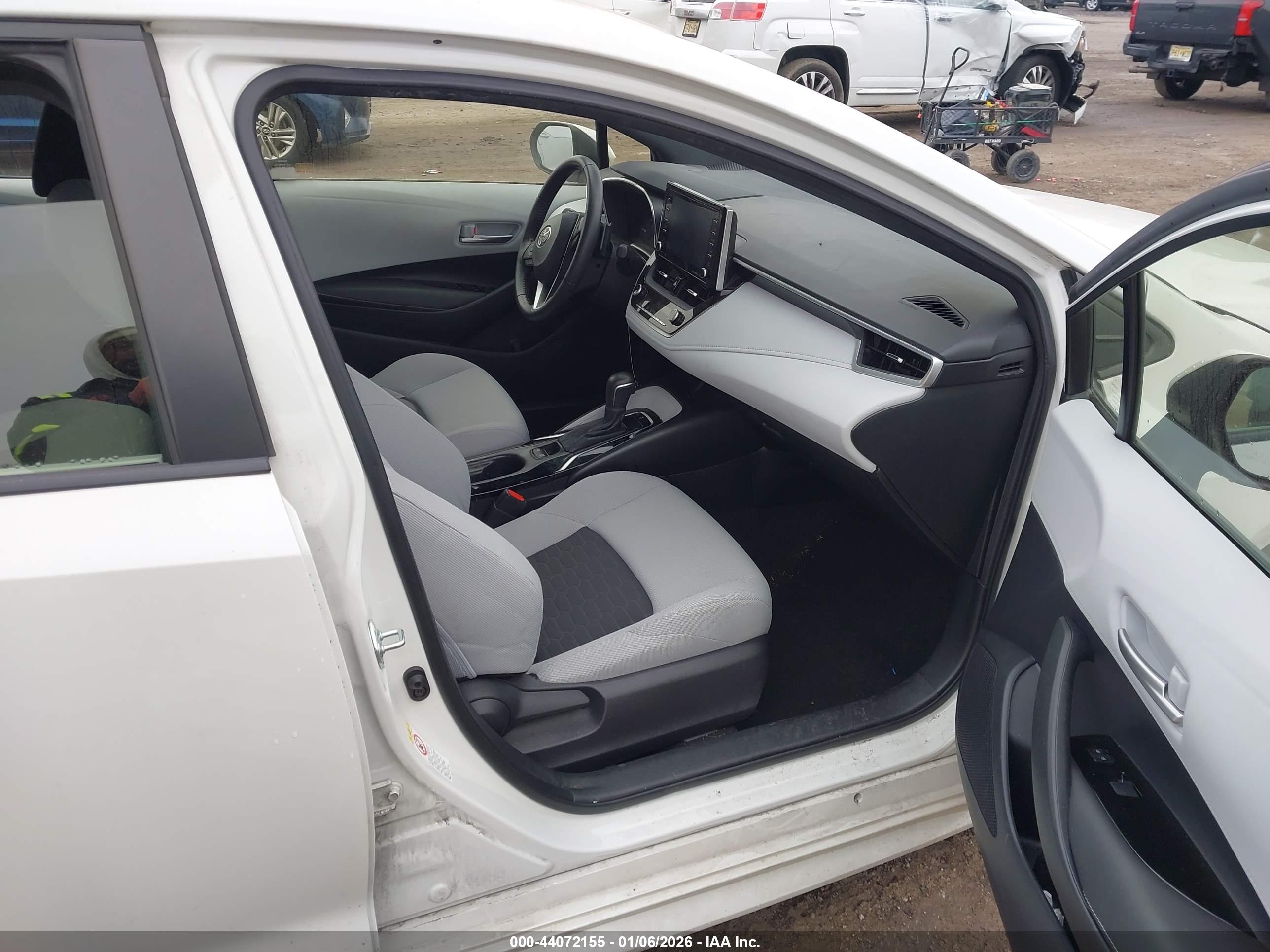 TOYOTA COROLLA image 5