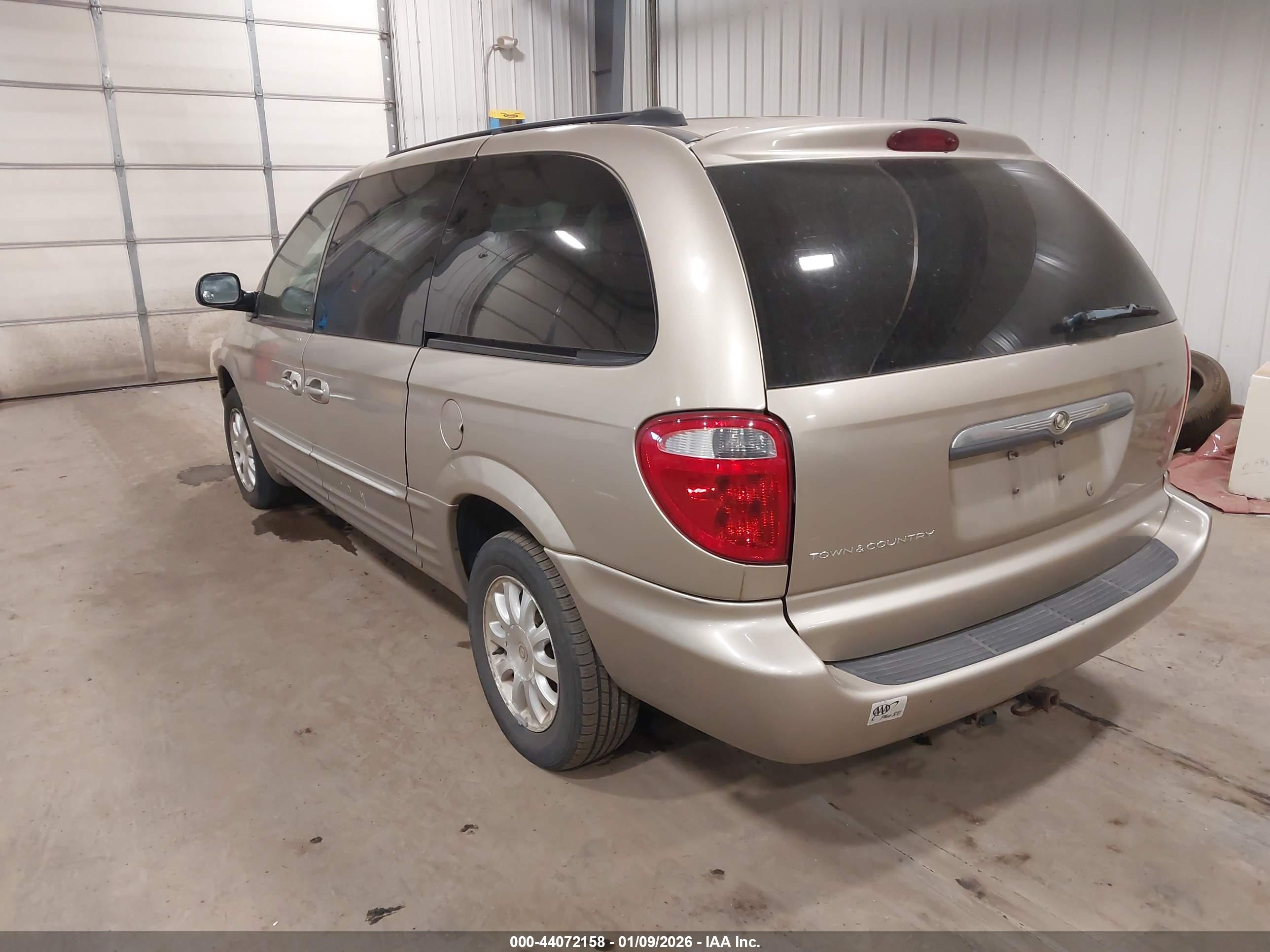 CHRYSLER TOWN image 3