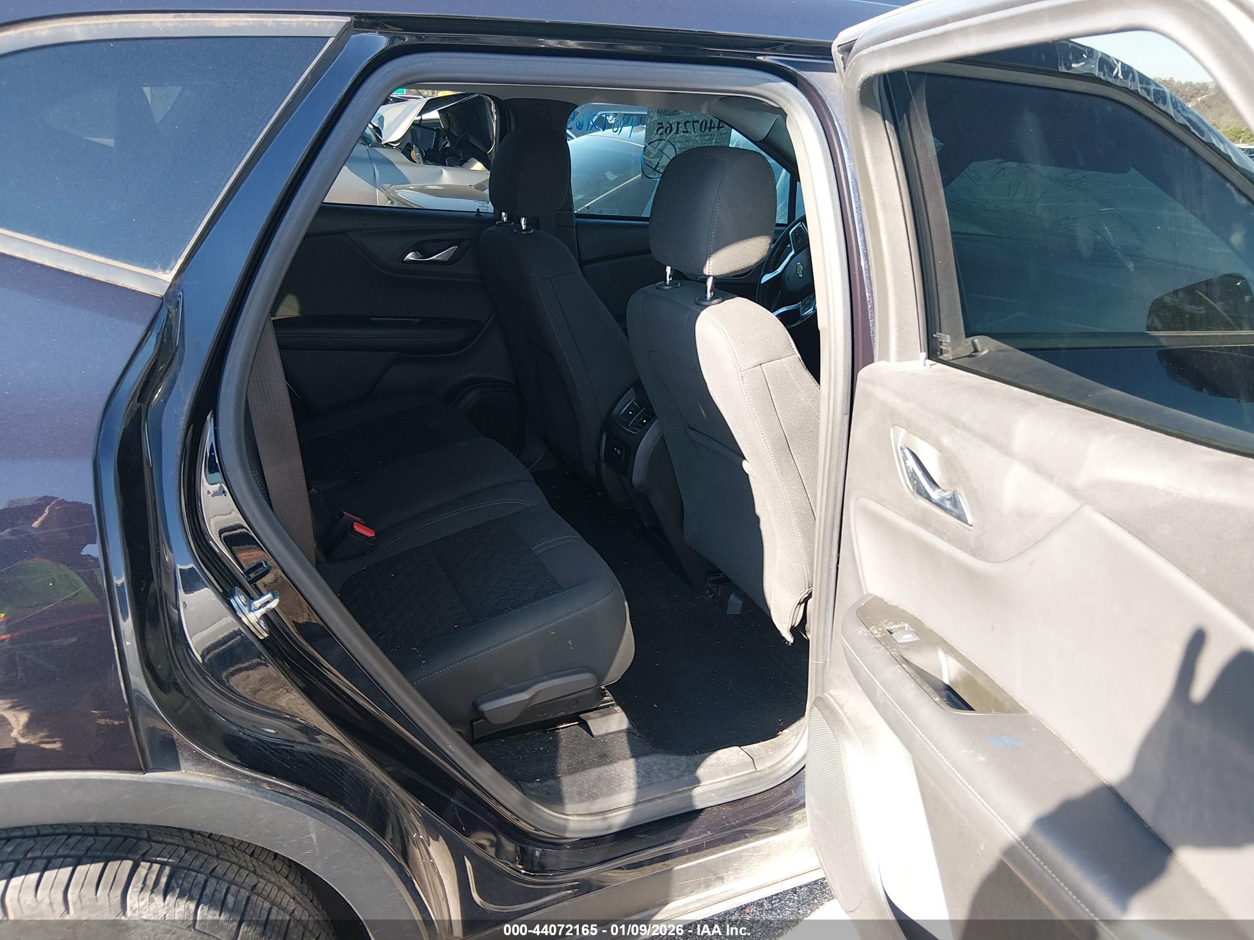 CHEVROLET BLAZER image 8
