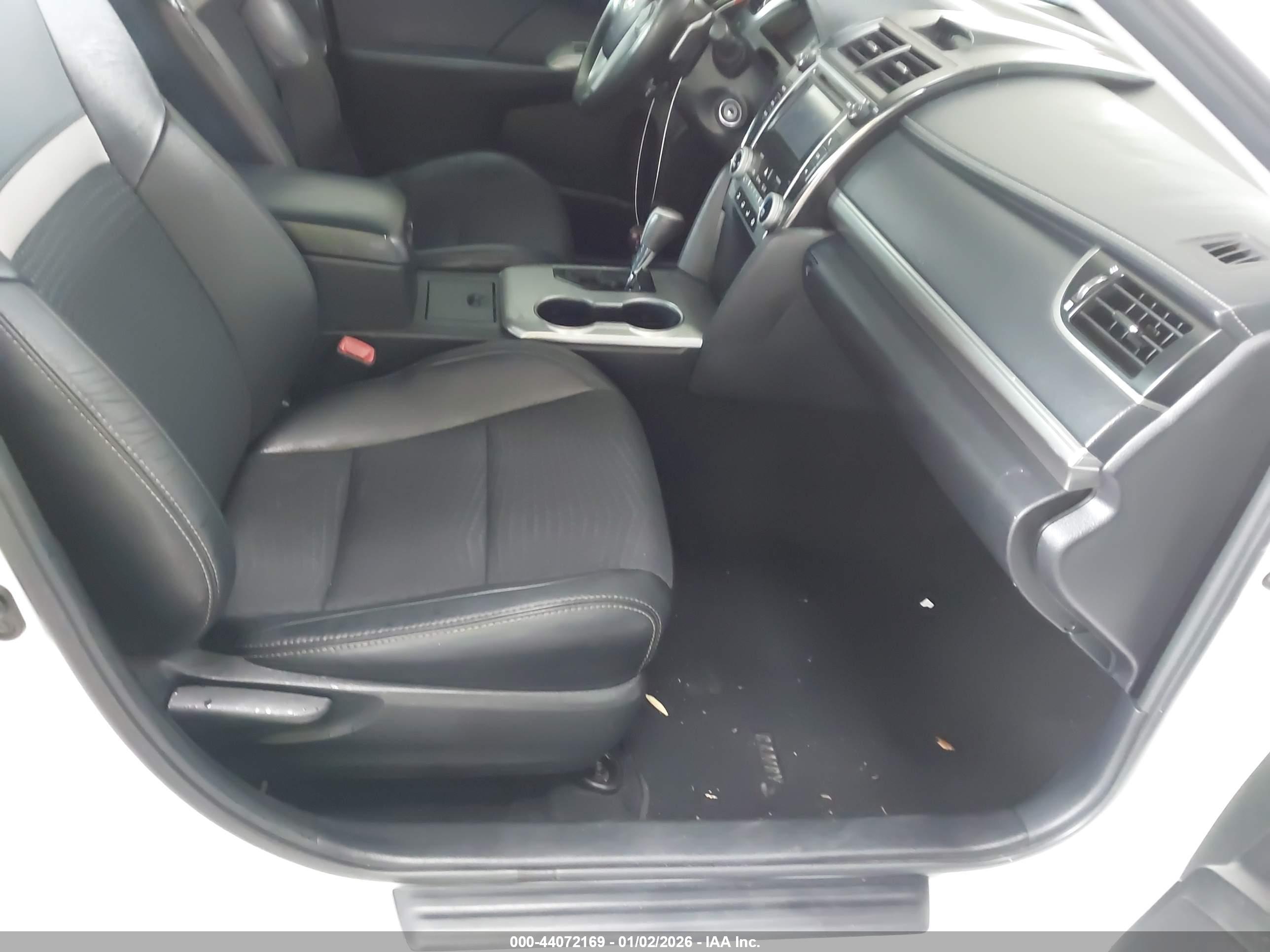 TOYOTA CAMRY image 5