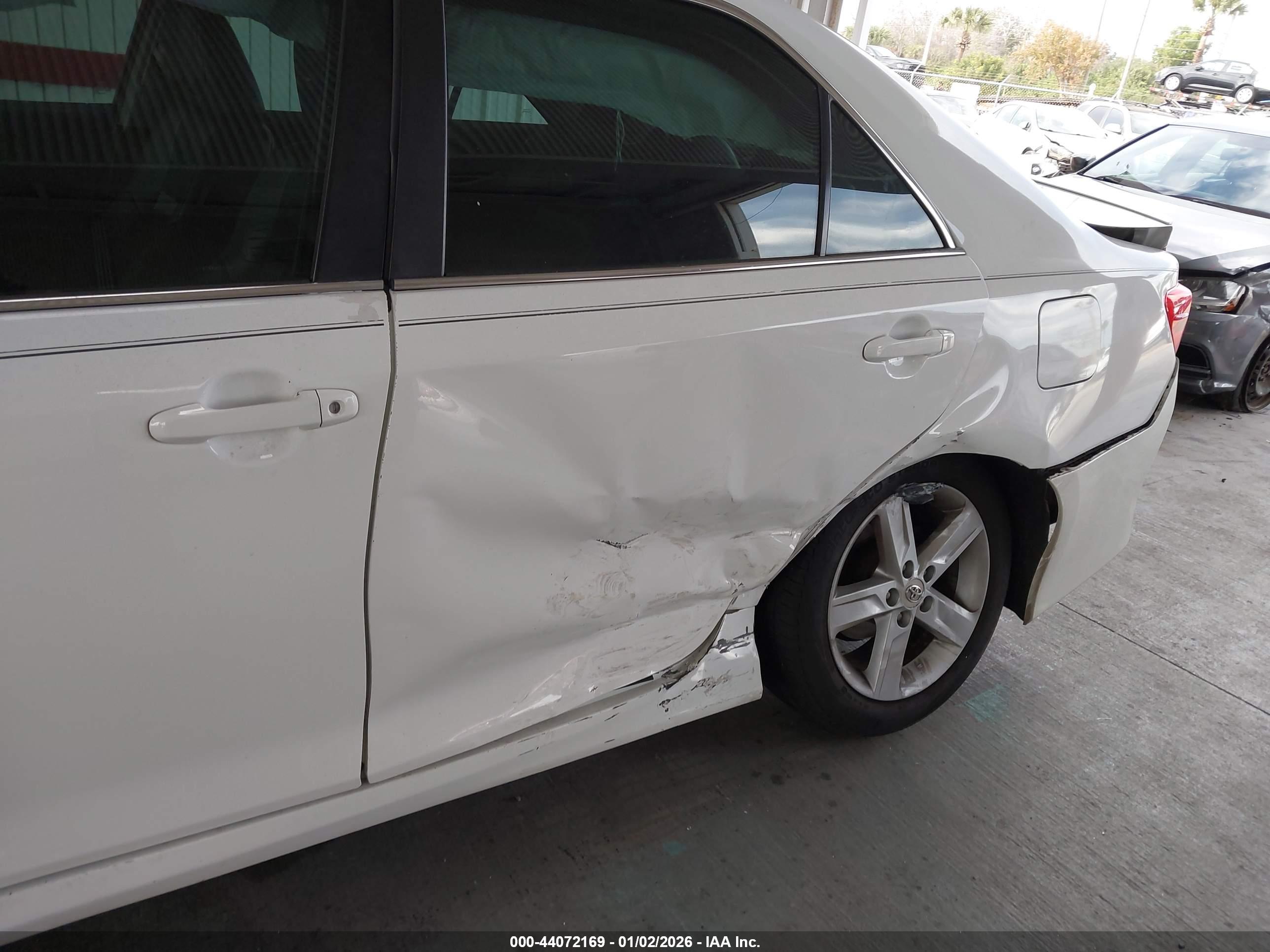 TOYOTA CAMRY image 6