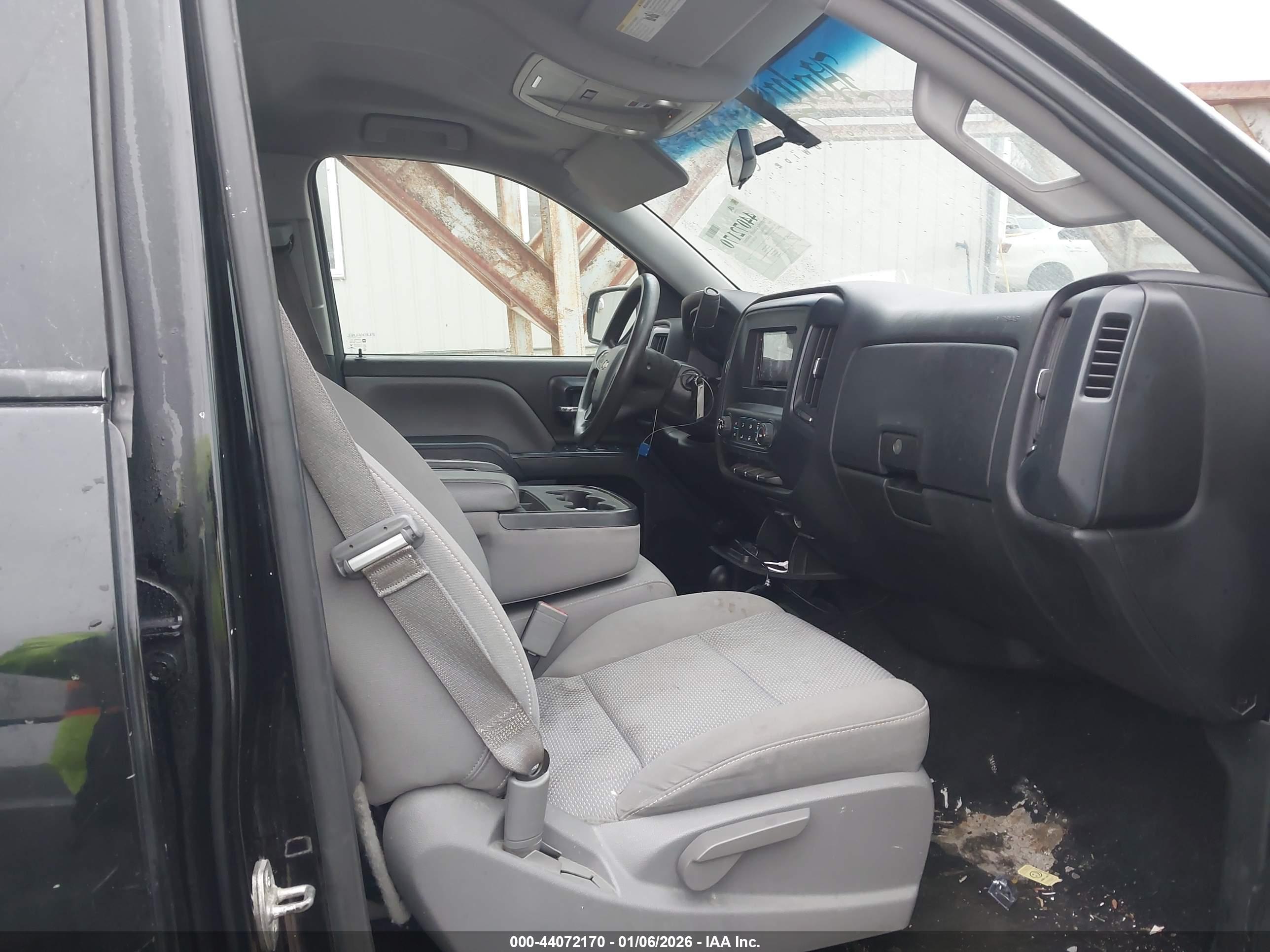 CHEVROLET SILVERADO image 5