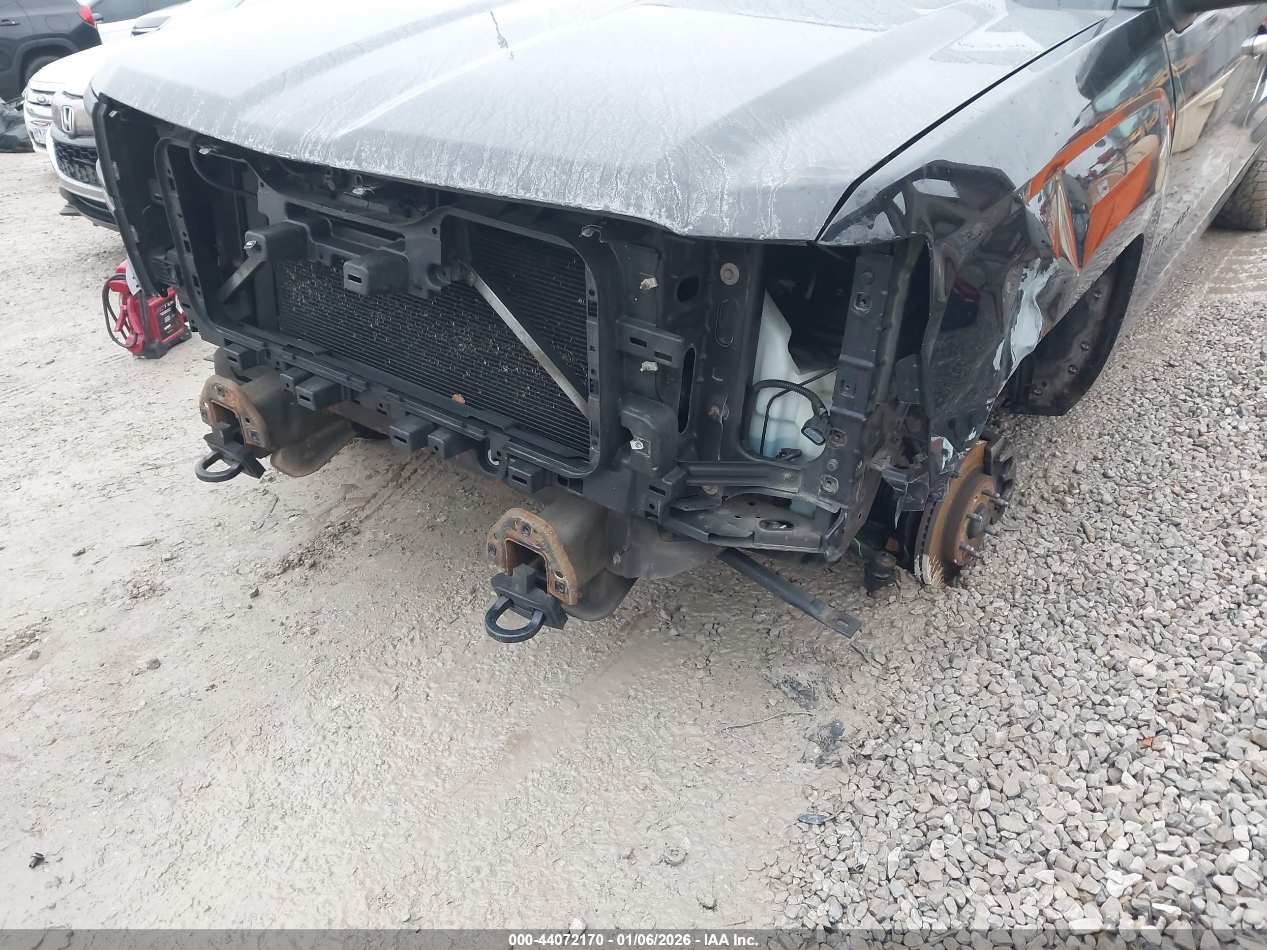 CHEVROLET SILVERADO image 6