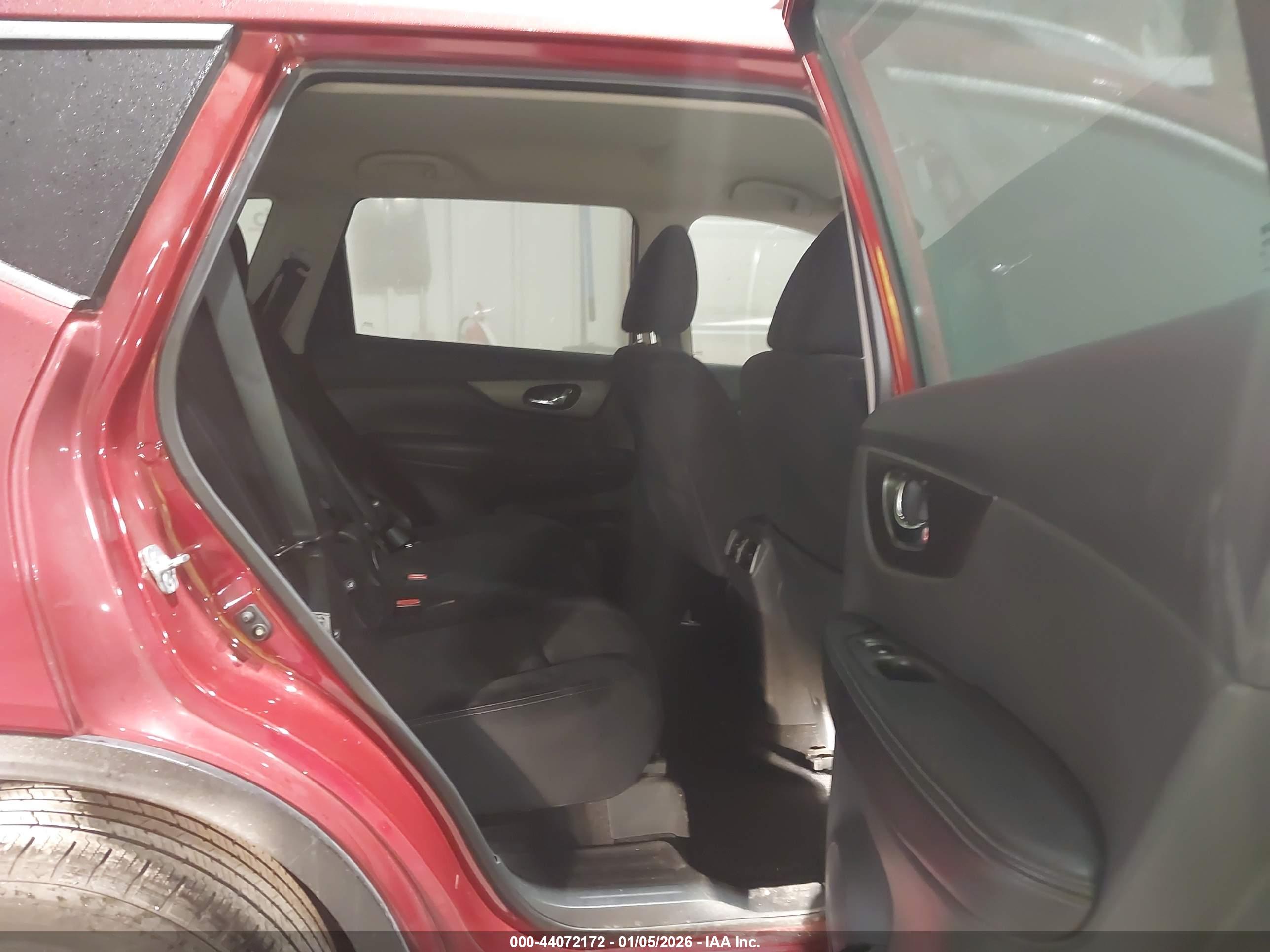 NISSAN ROGUE image 8