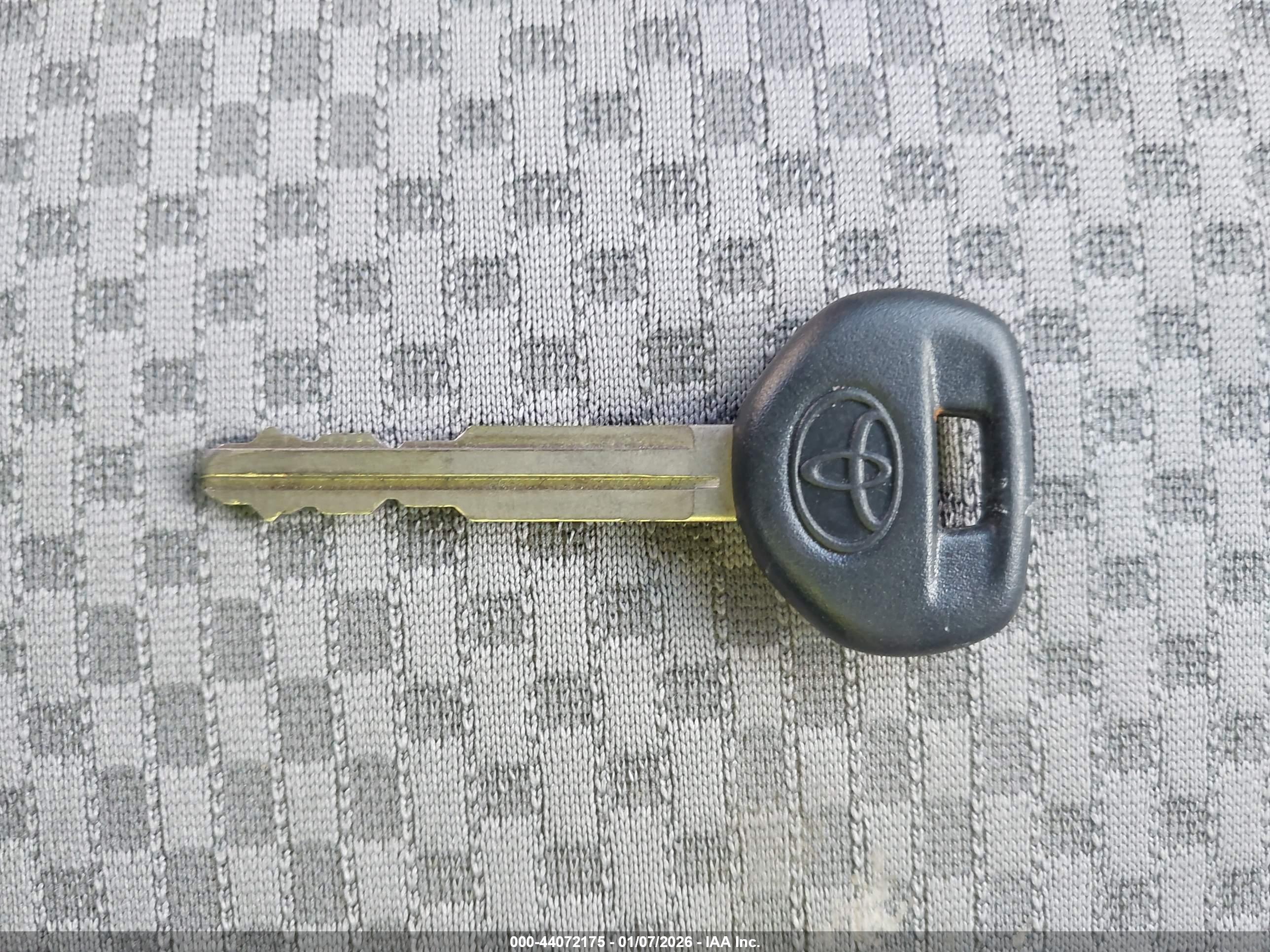 TOYOTA RAV4 image 11