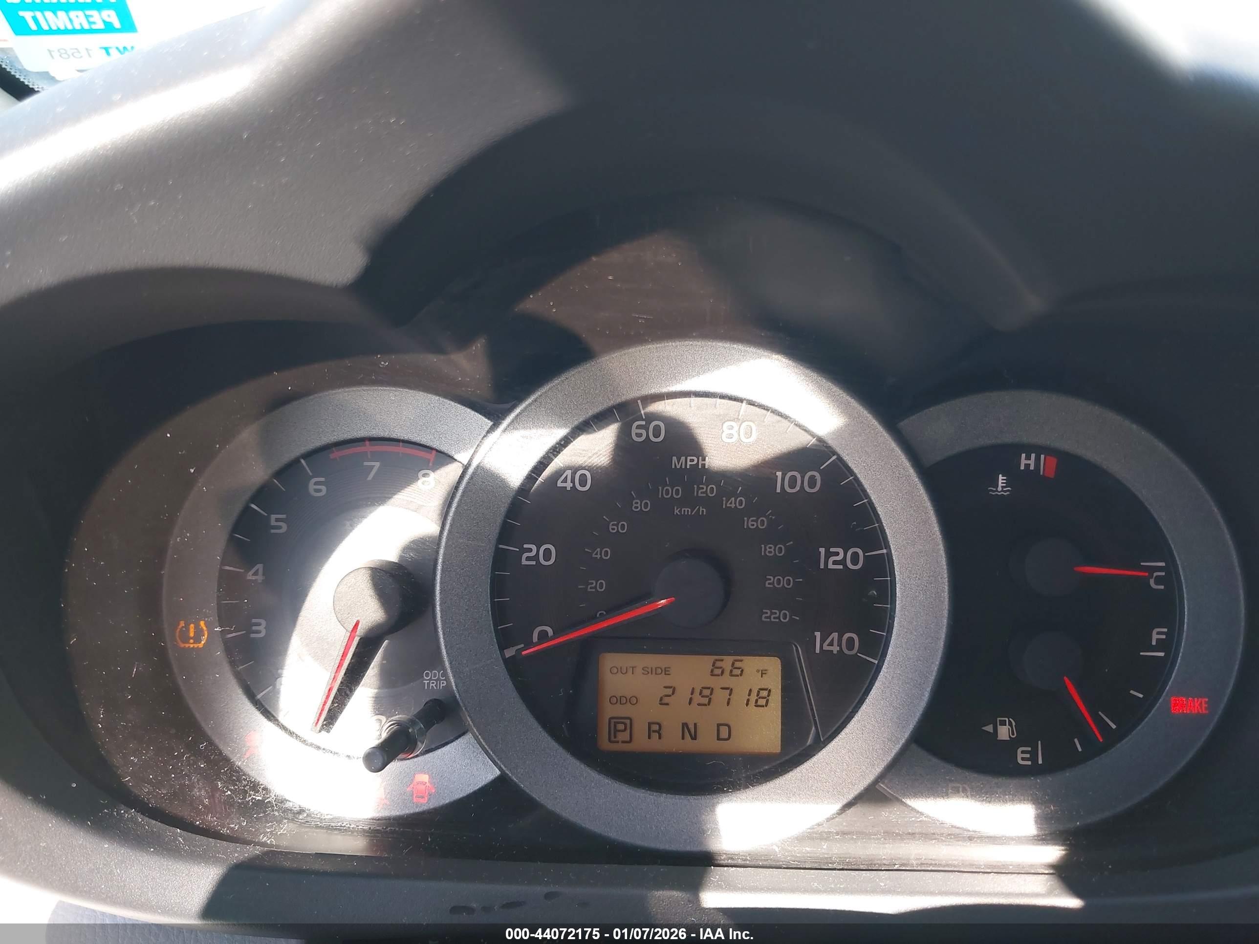 TOYOTA RAV4 image 7