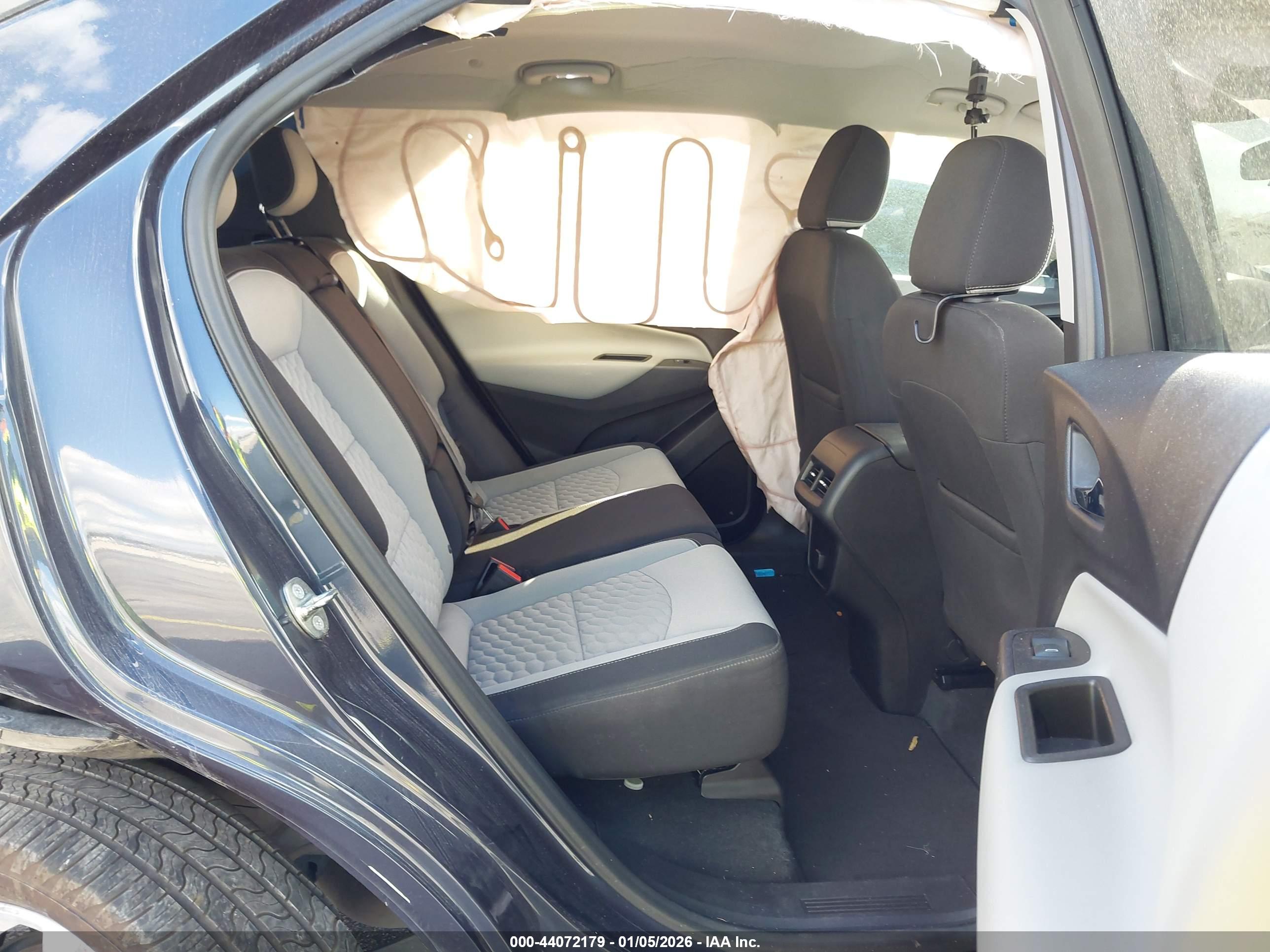 CHEVROLET EQUINOX image 8