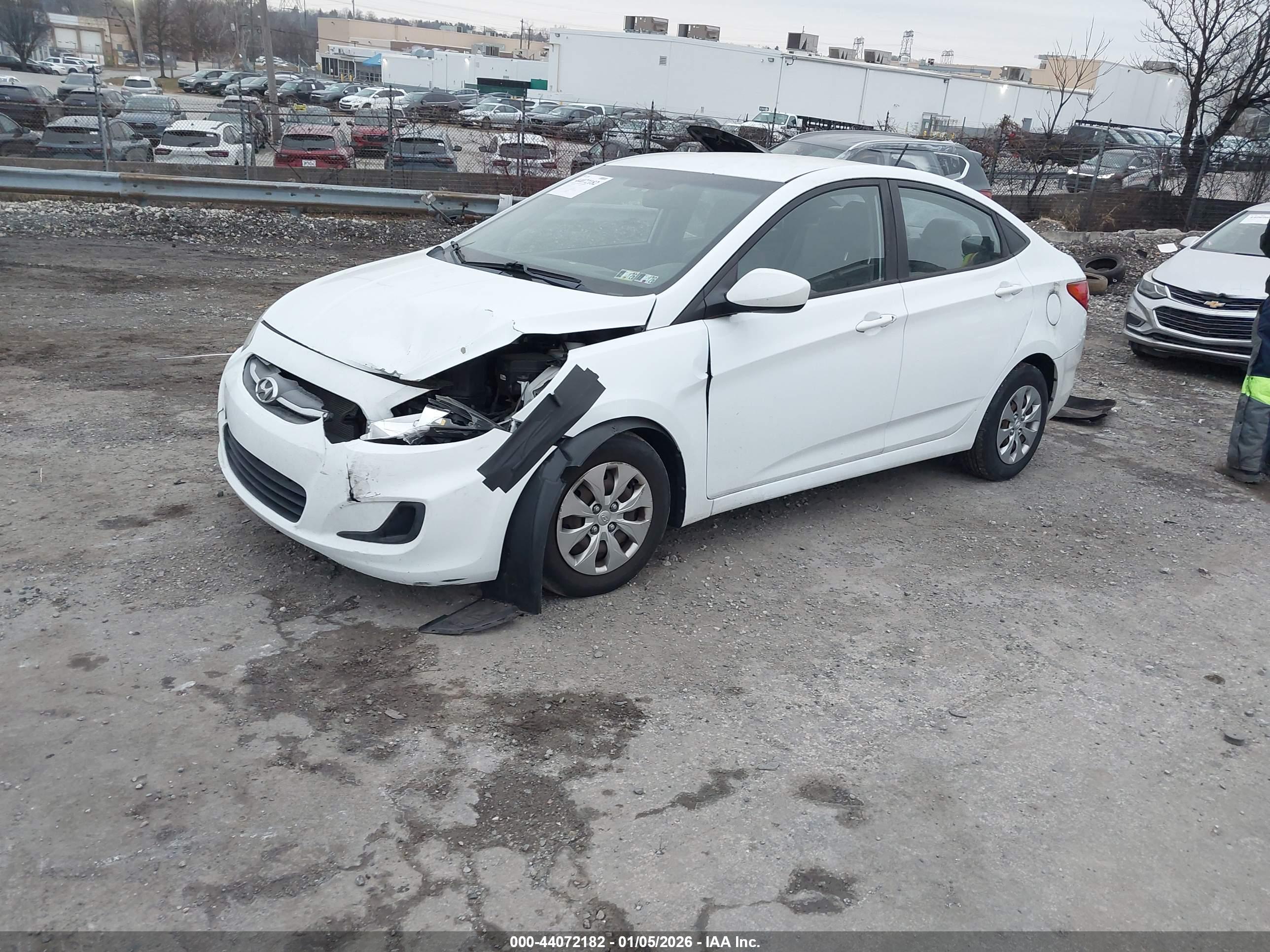 HYUNDAI ACCENT image 2