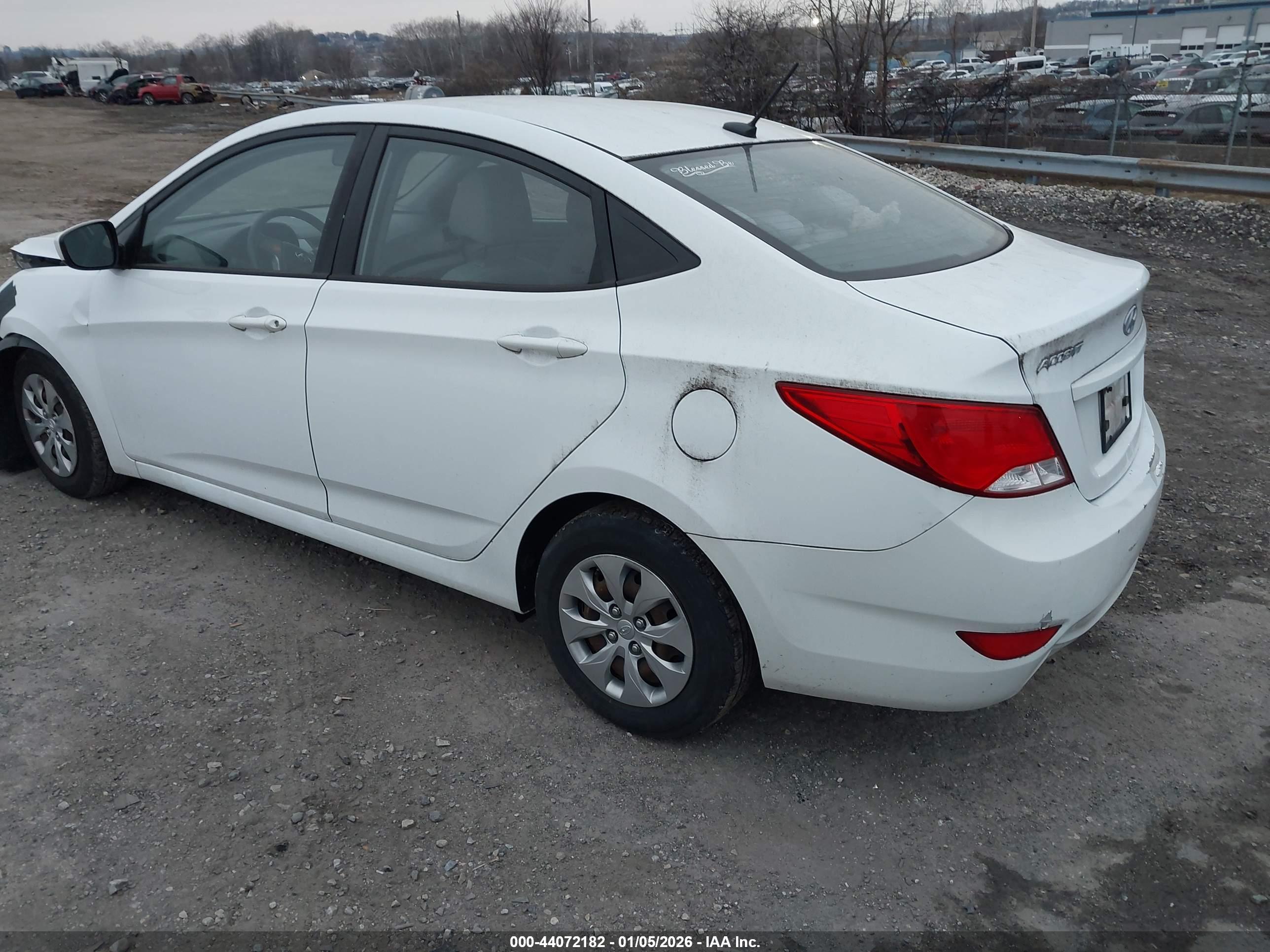 HYUNDAI ACCENT image 3