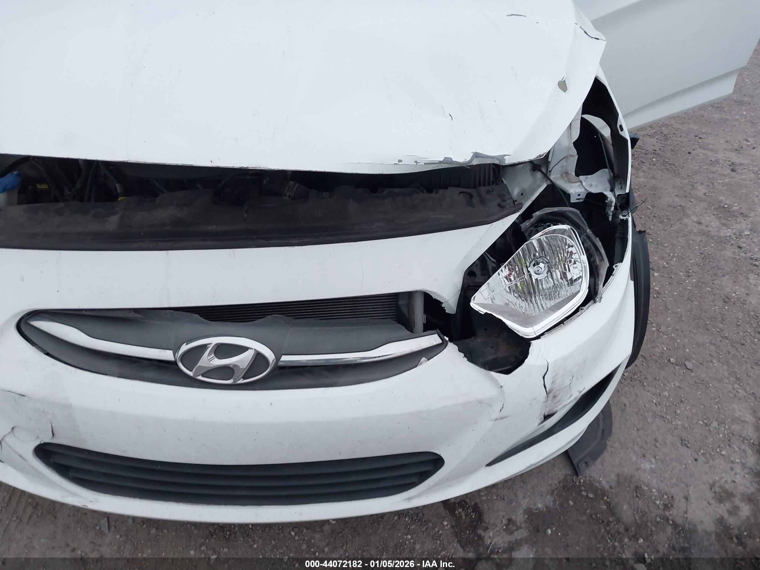 HYUNDAI ACCENT image 6