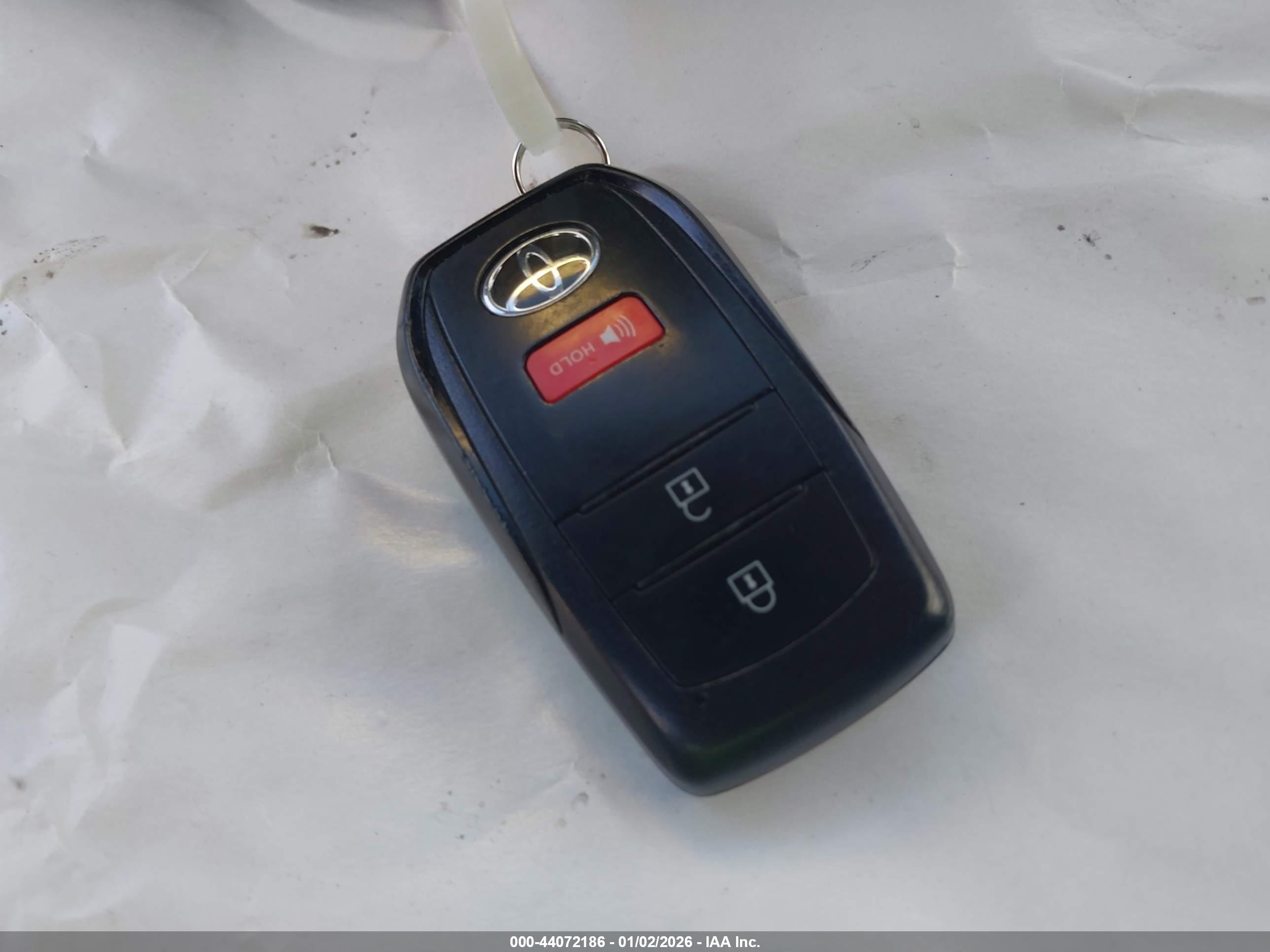 TOYOTA PRIUS image 11