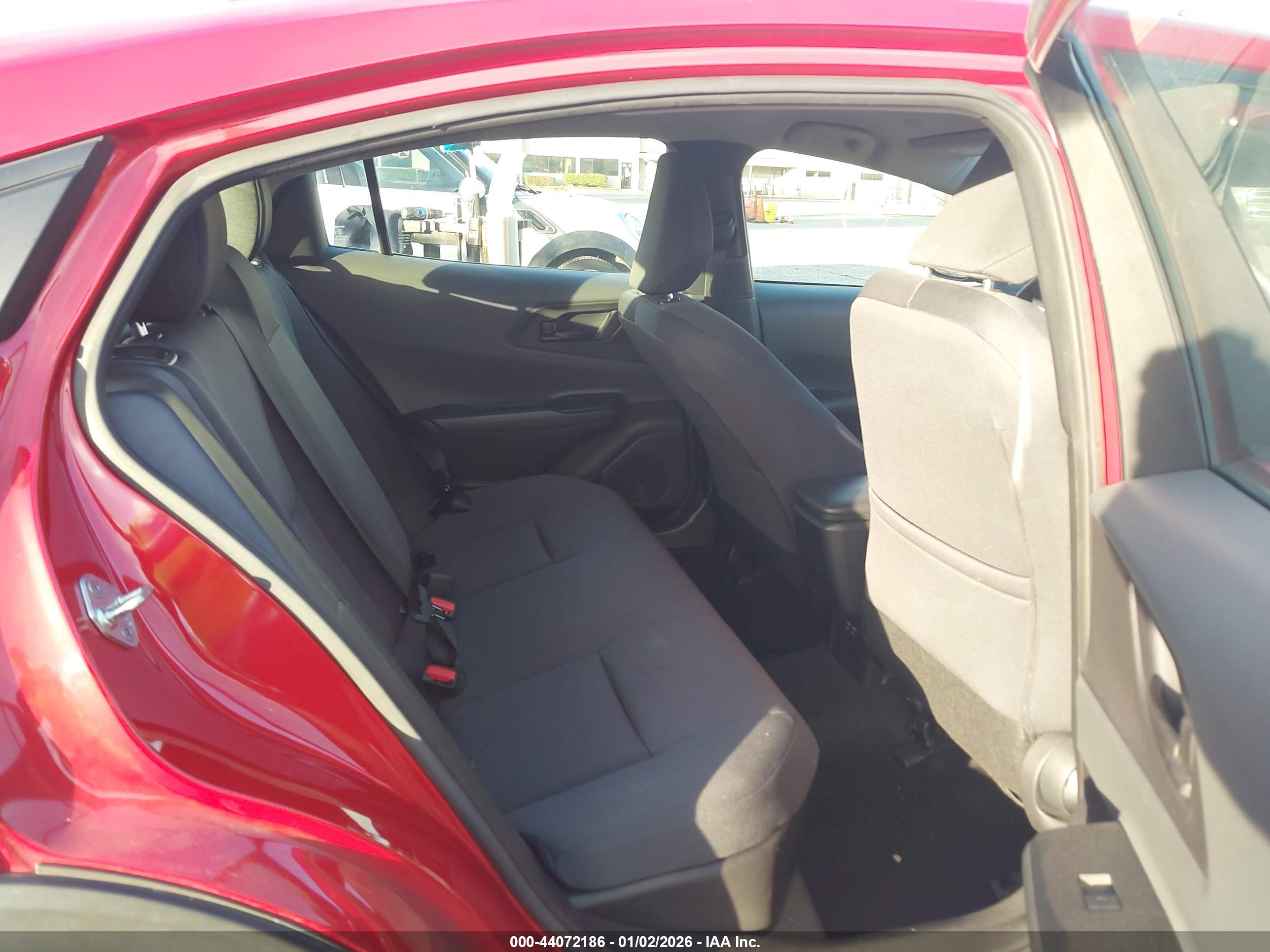 TOYOTA PRIUS image 8