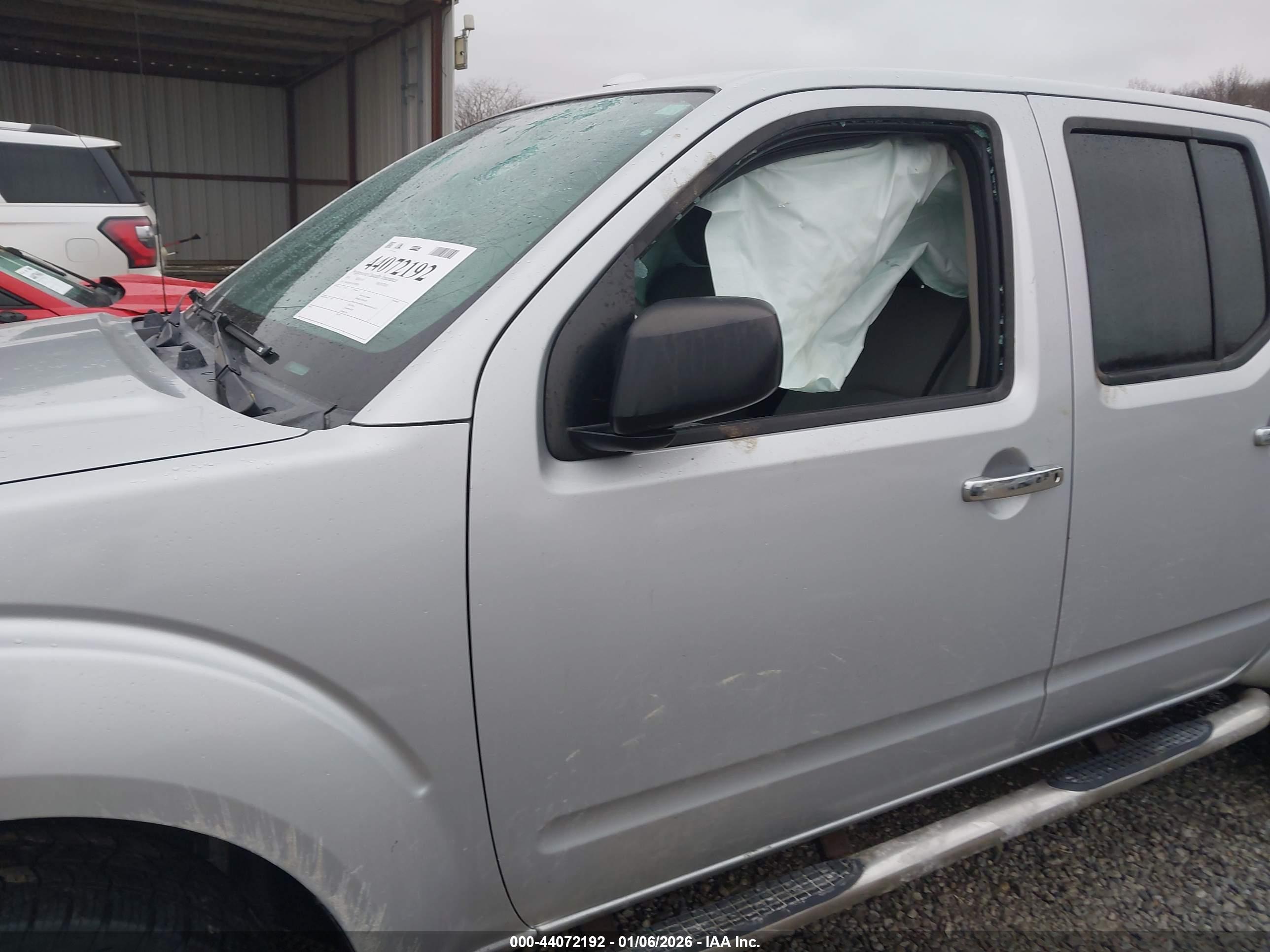 NISSAN FRONTIER image 6