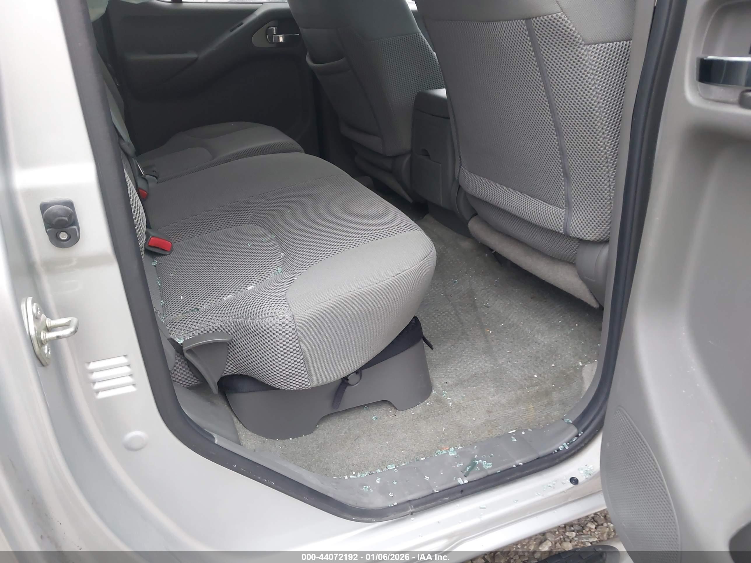 NISSAN FRONTIER image 8