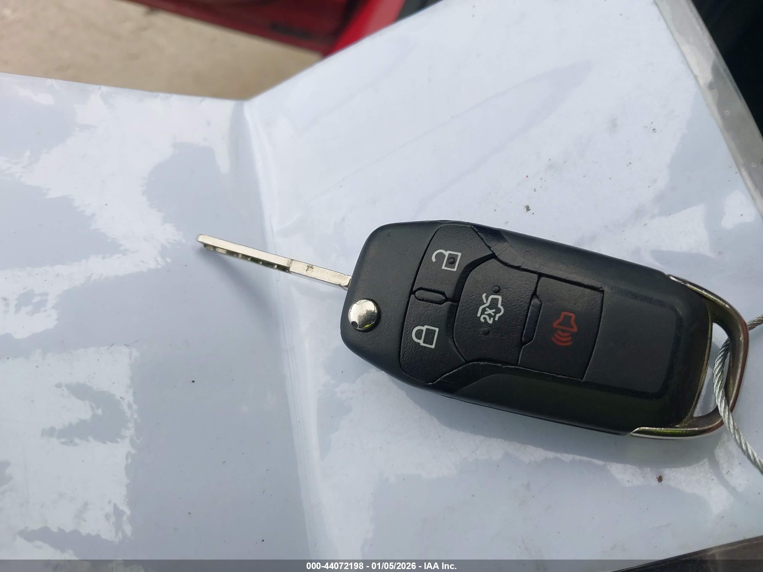 FORD FUSION image 11