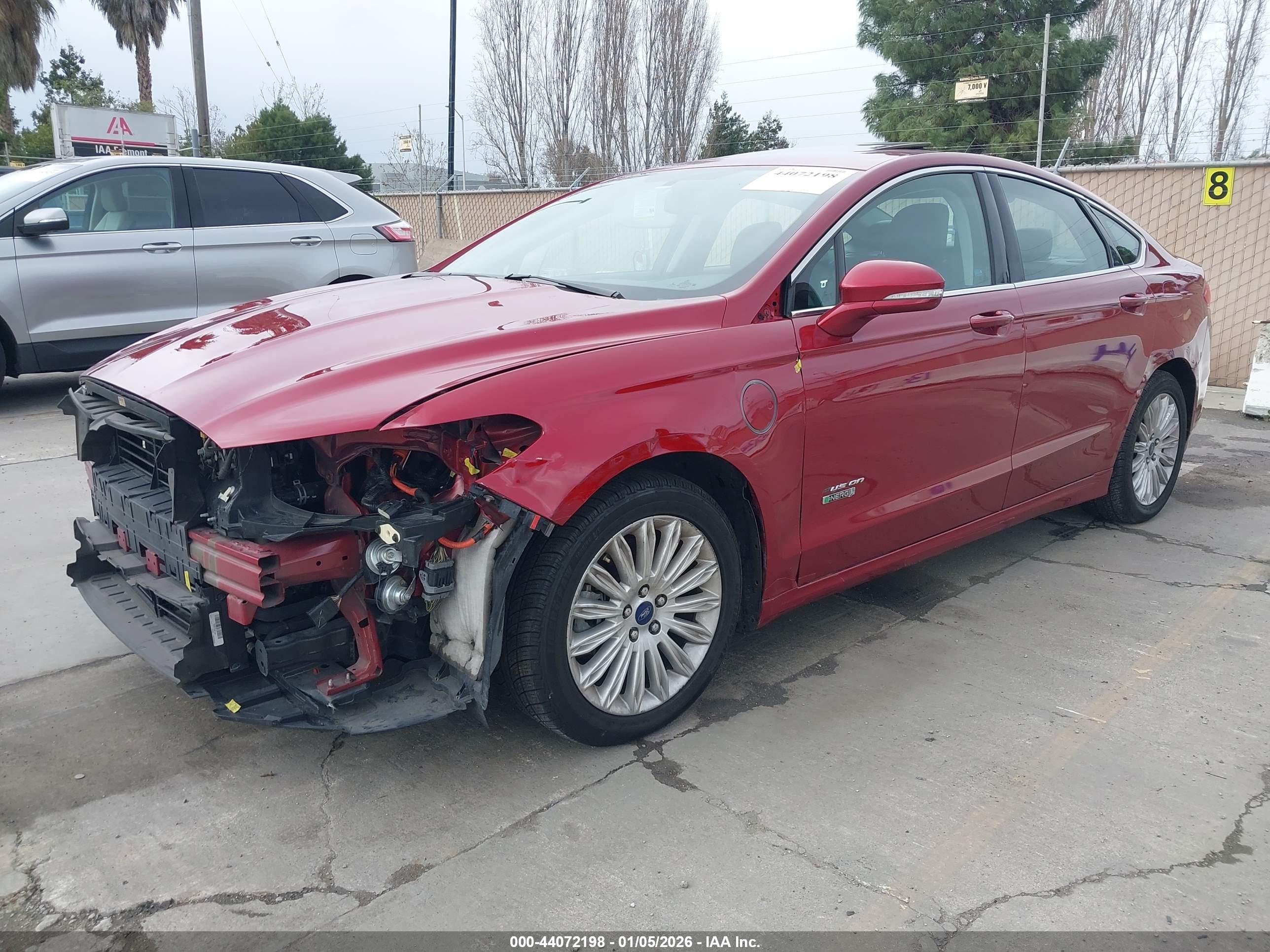 FORD FUSION image 2