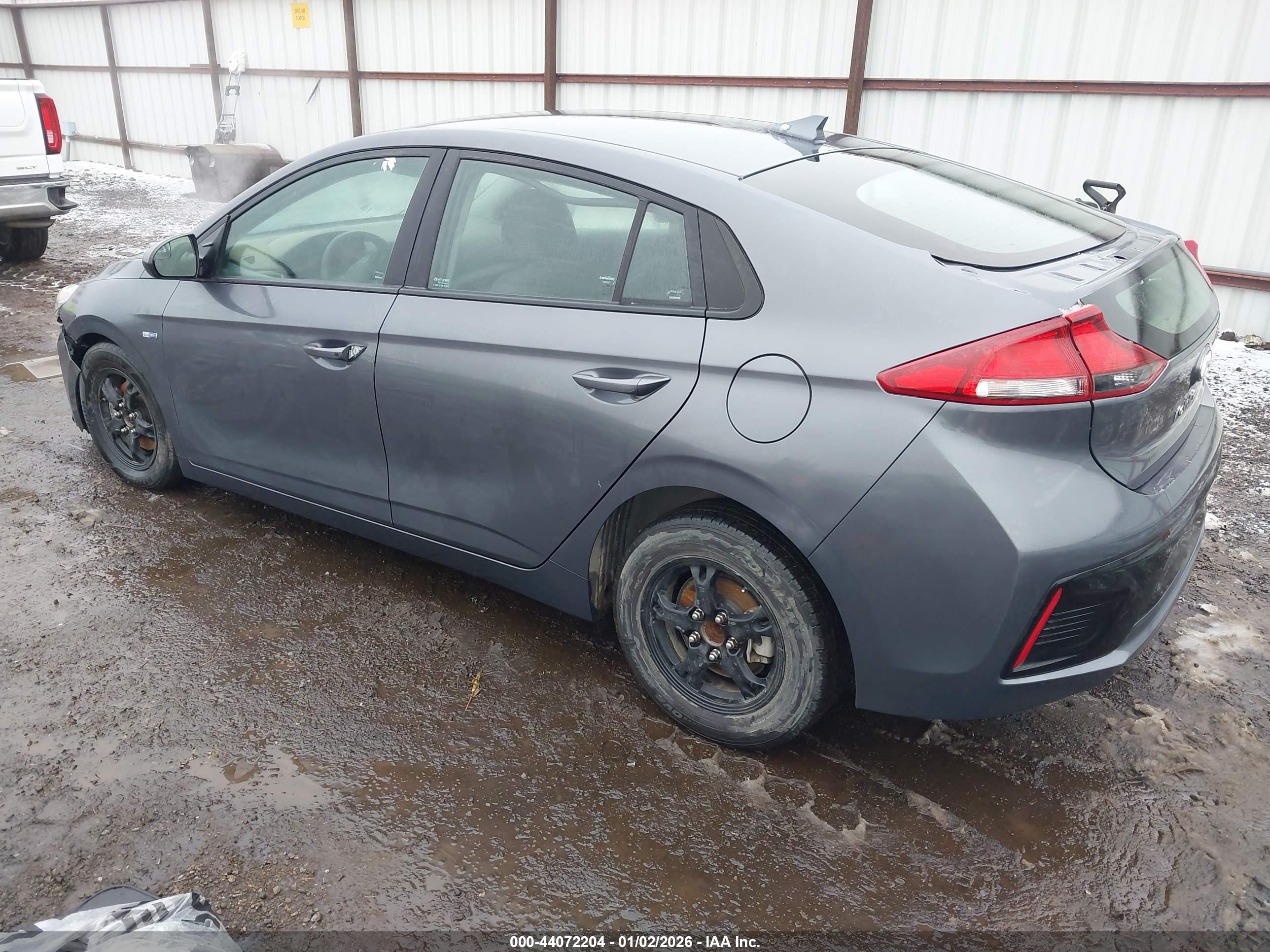 HYUNDAI IONIQ image 3