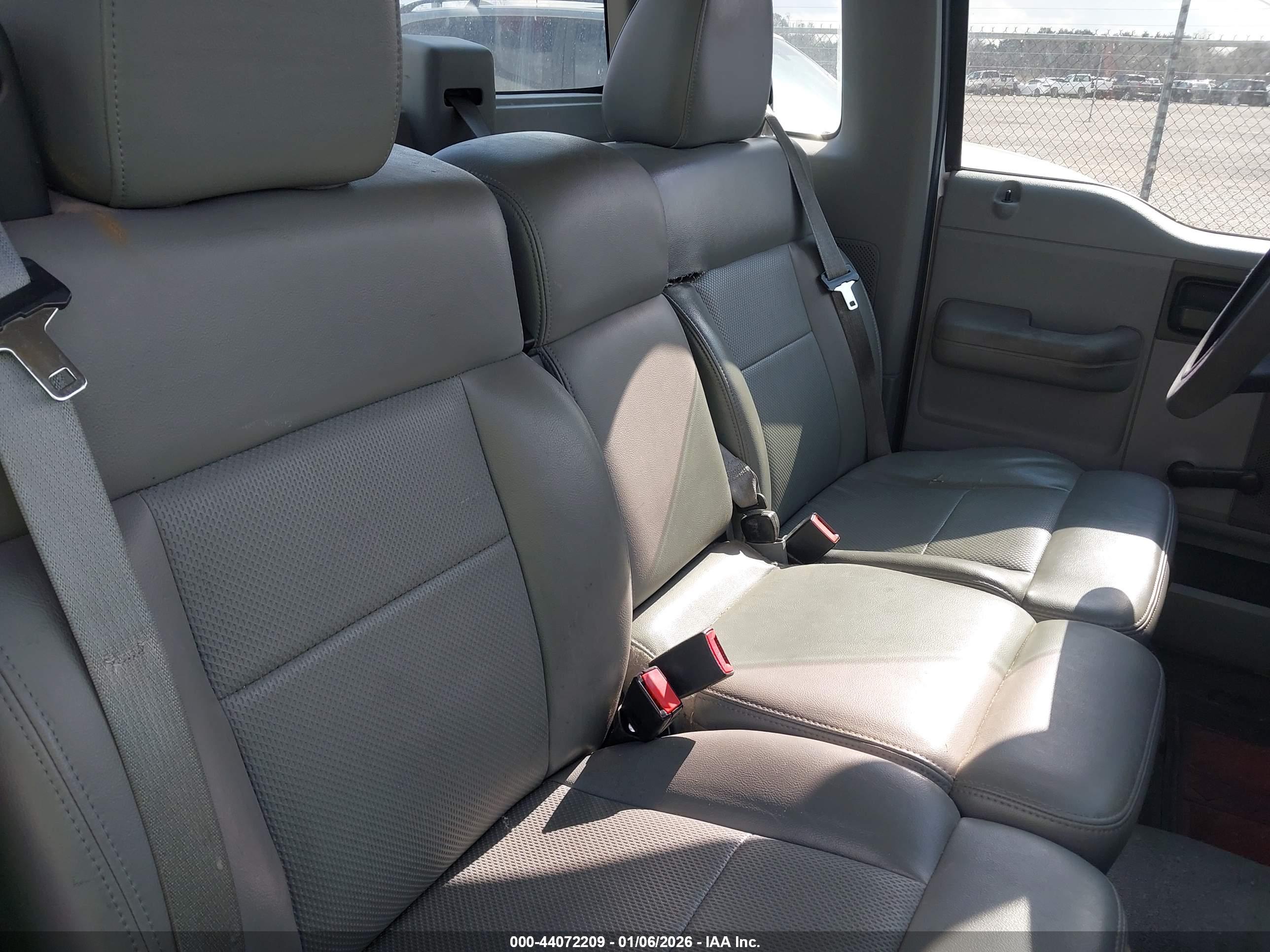 FORD F-150 image 8