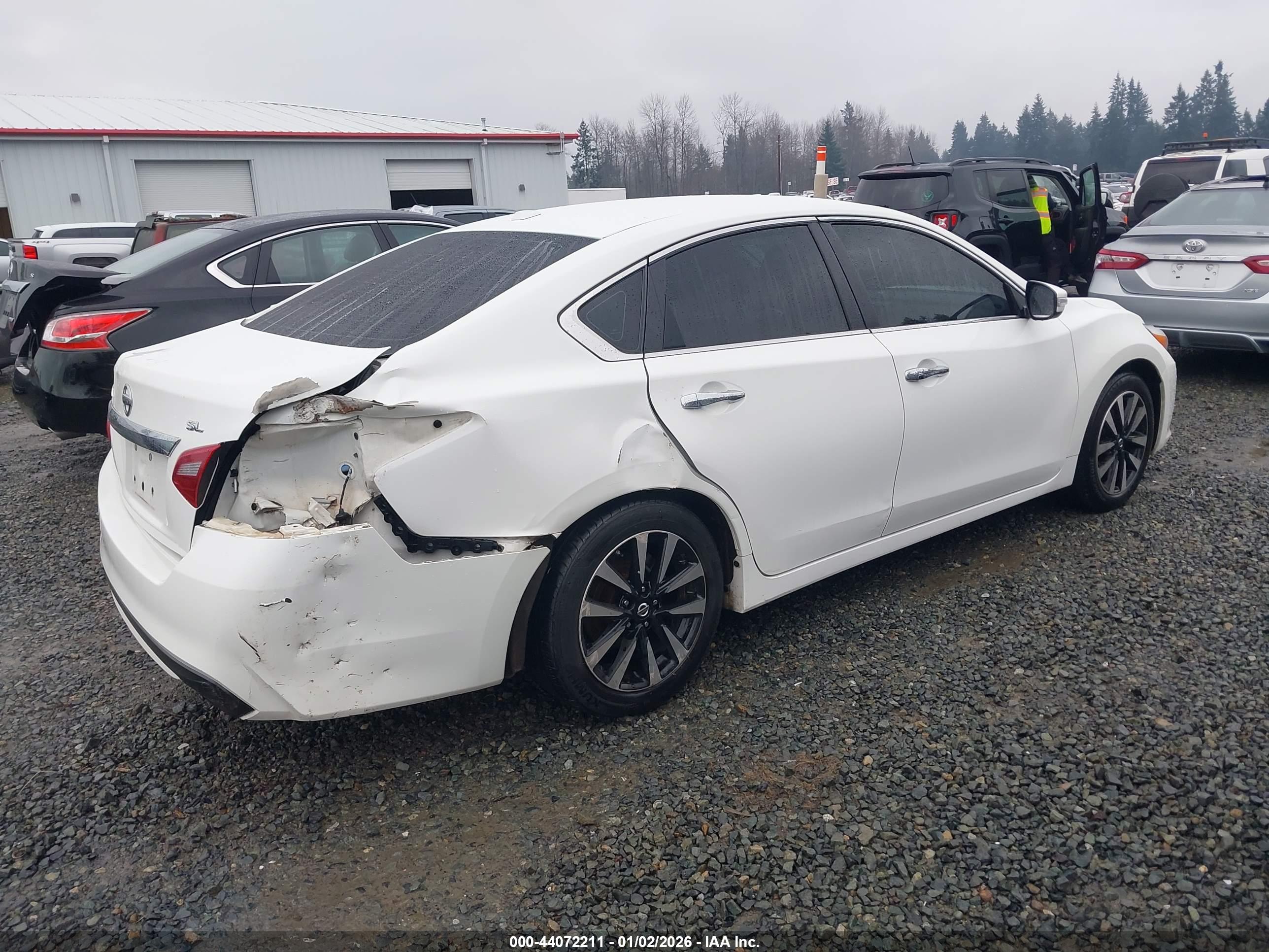 NISSAN ALTIMA image 4