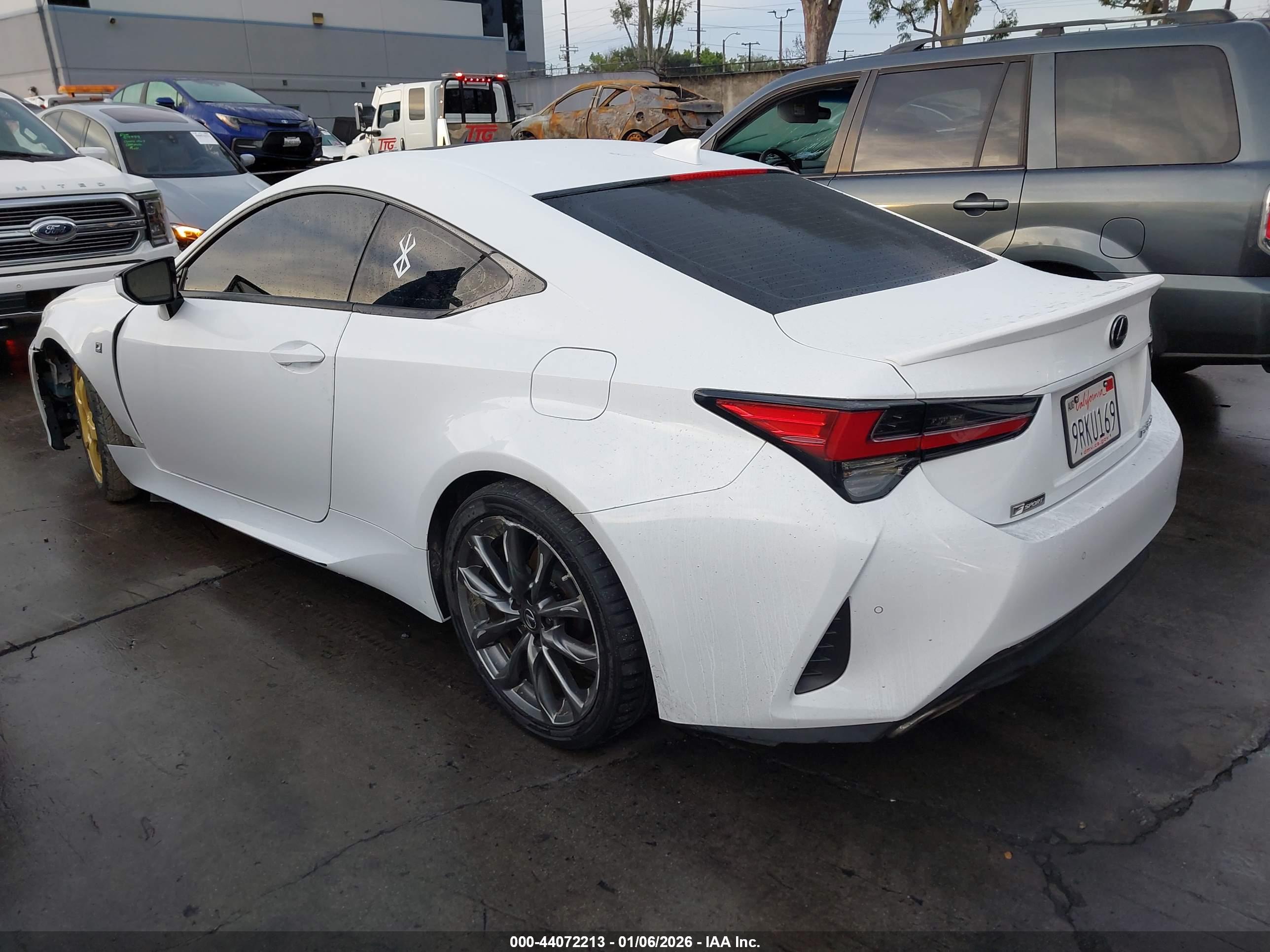 LEXUS RC image 3