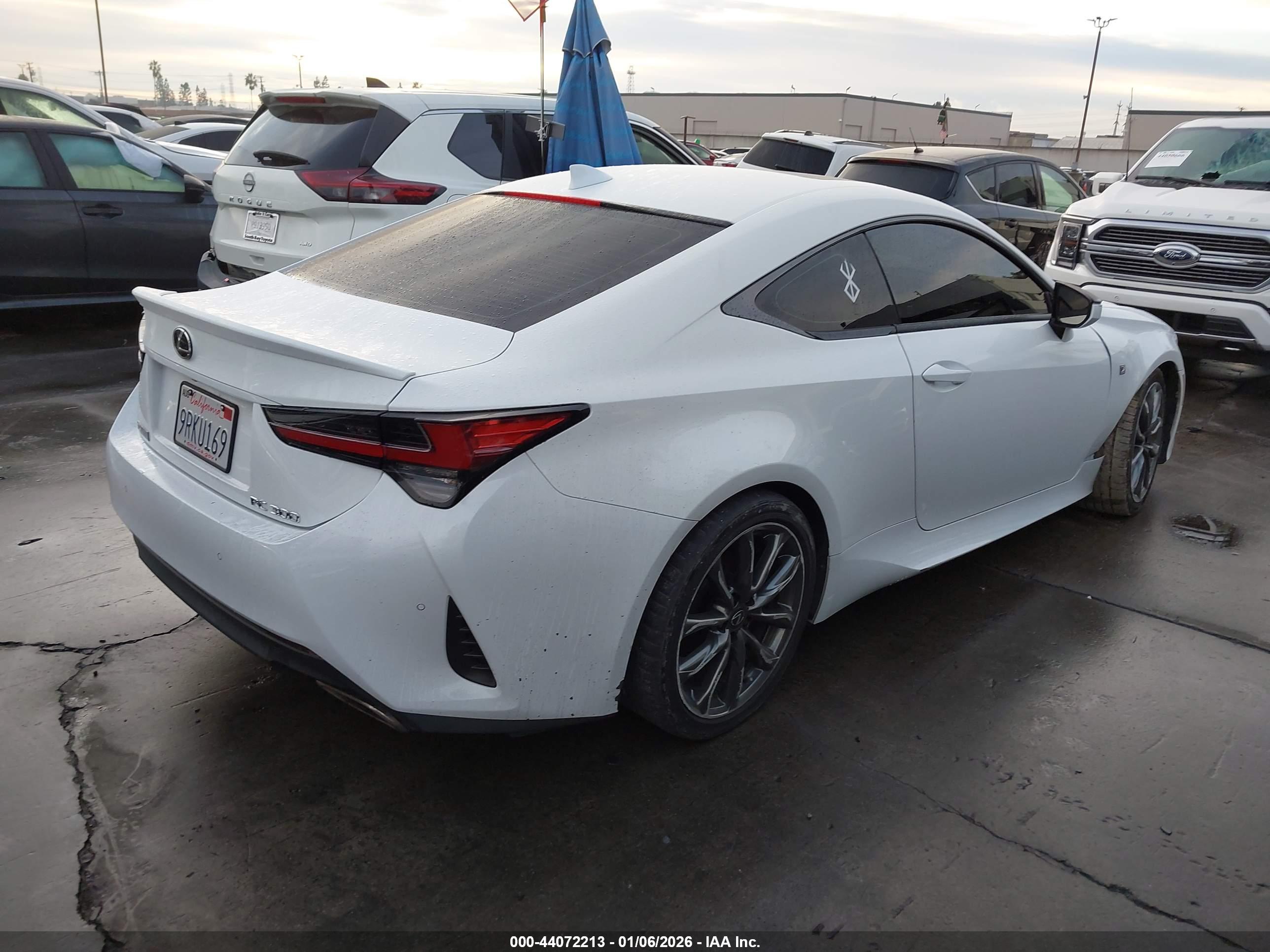 LEXUS RC image 4