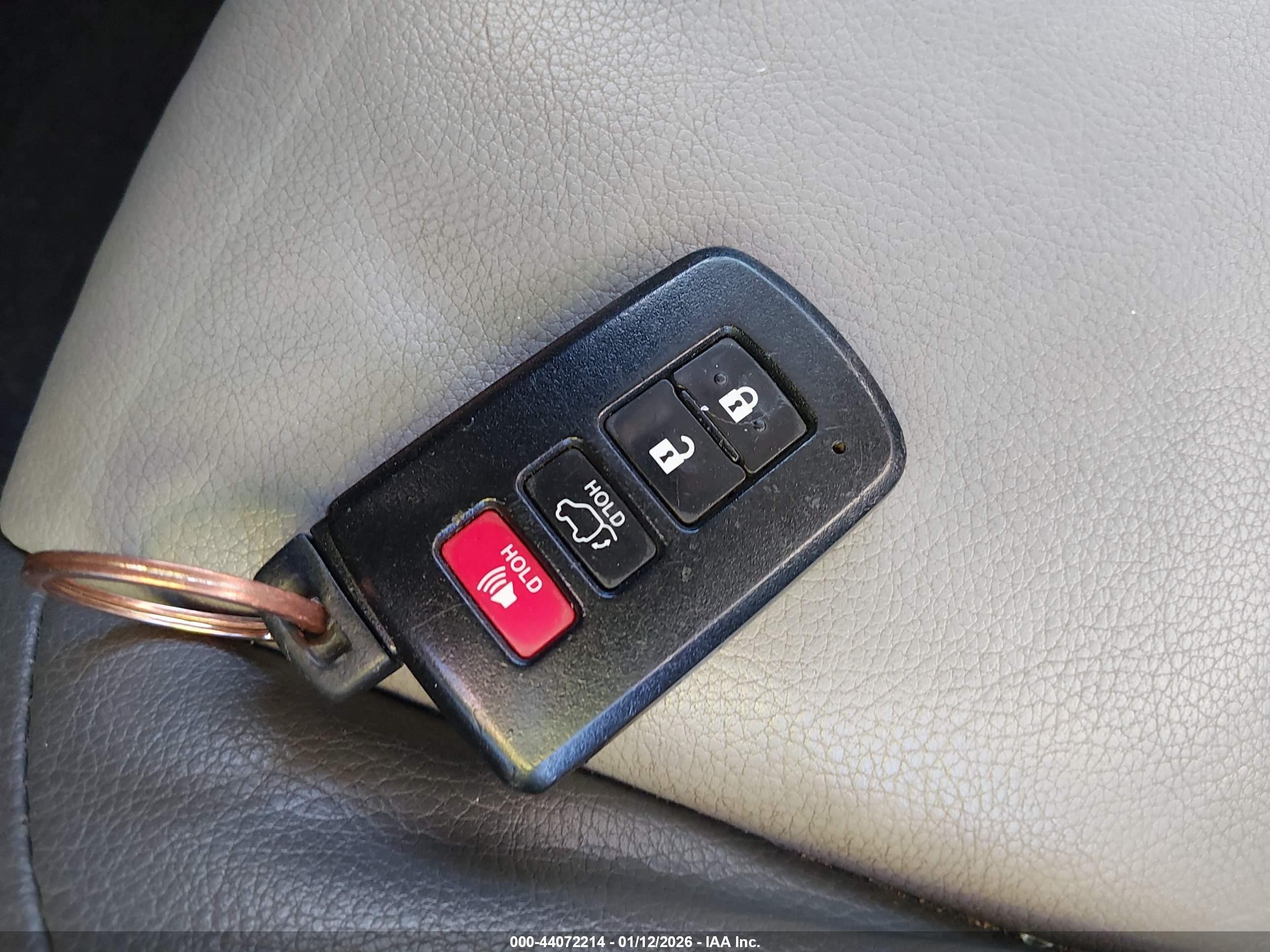 TOYOTA RAV4 image 11