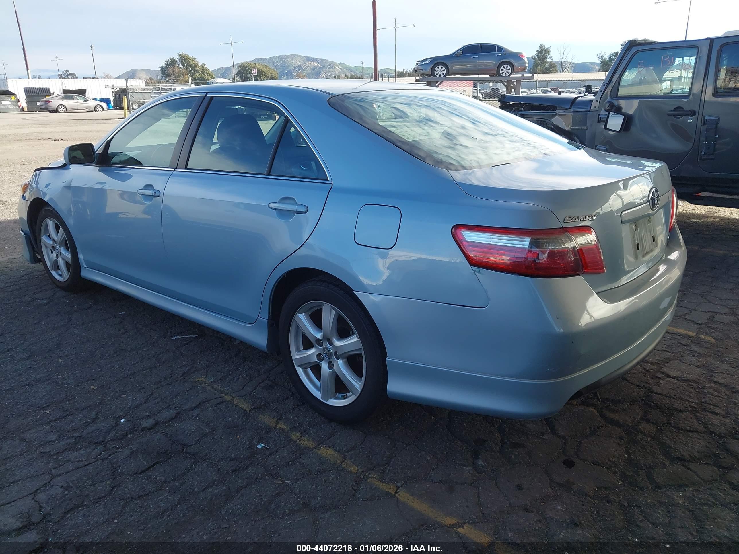 TOYOTA CAMRY image 3