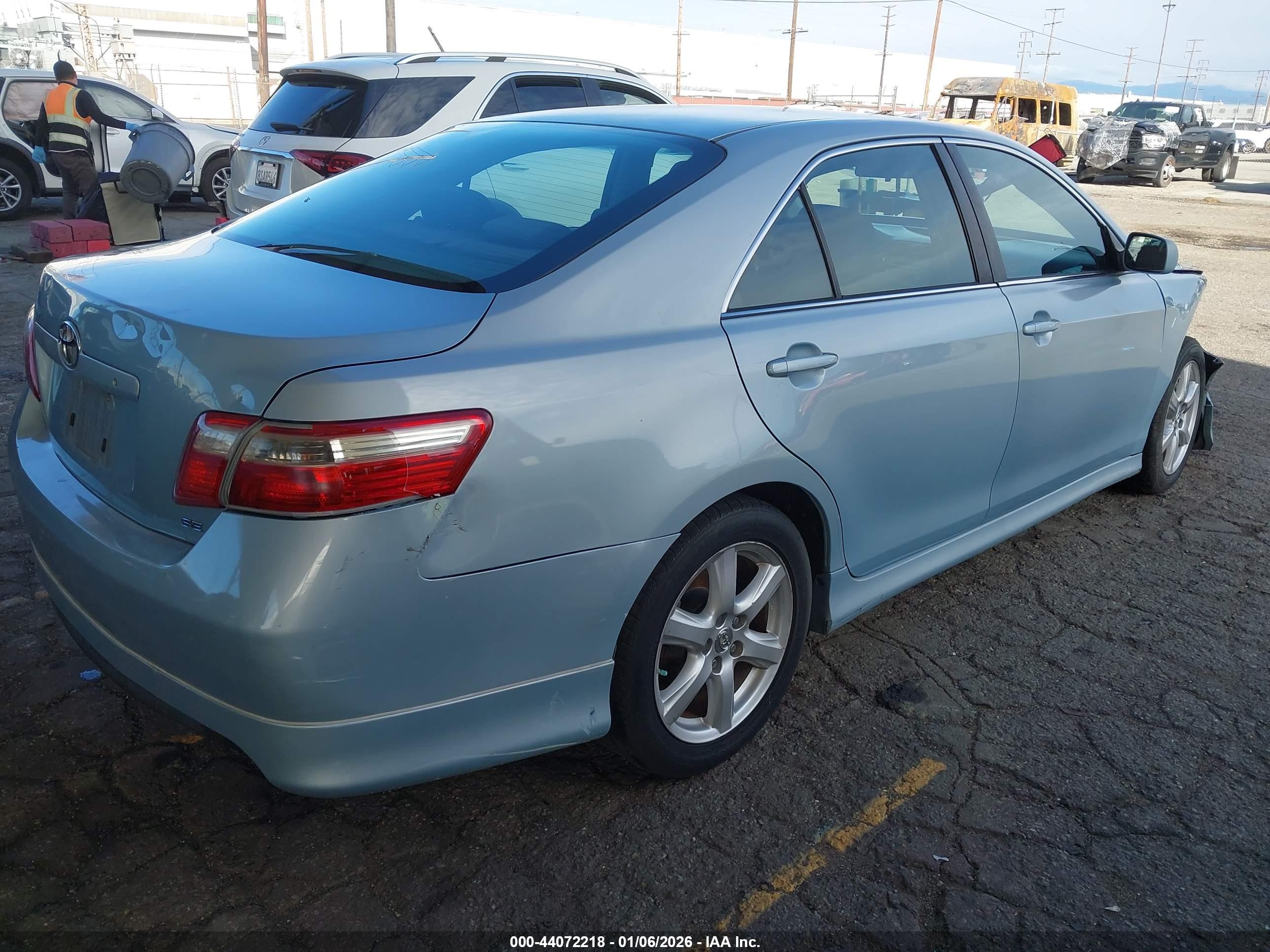 TOYOTA CAMRY image 4